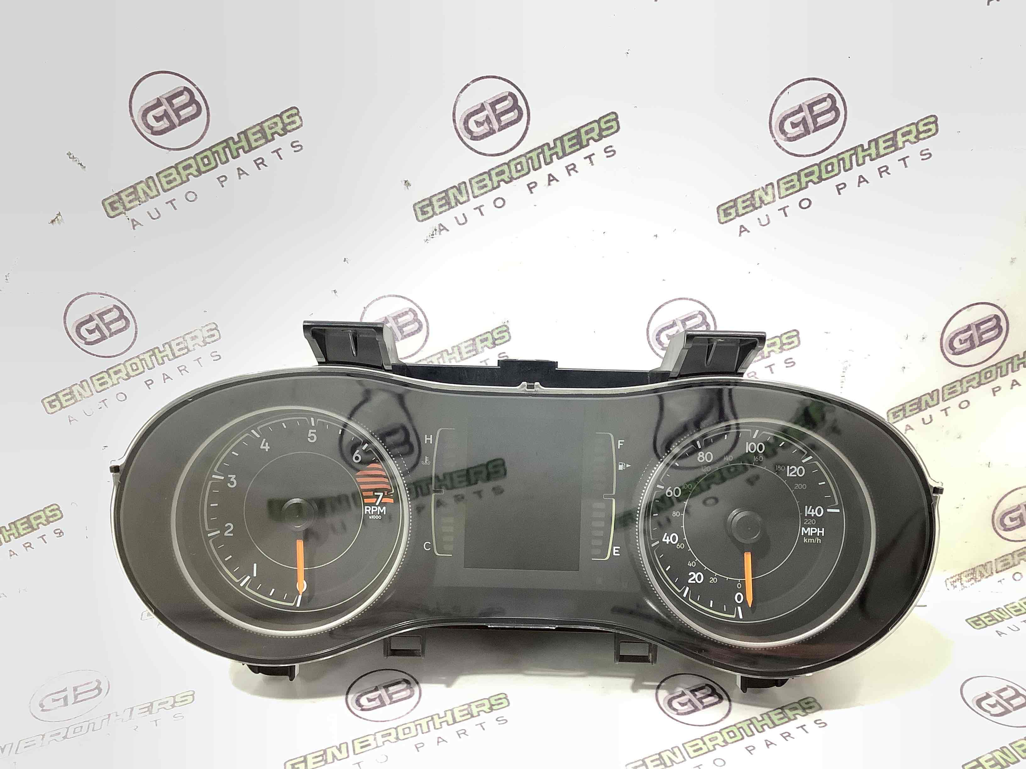 Щиток приладів панель приладів