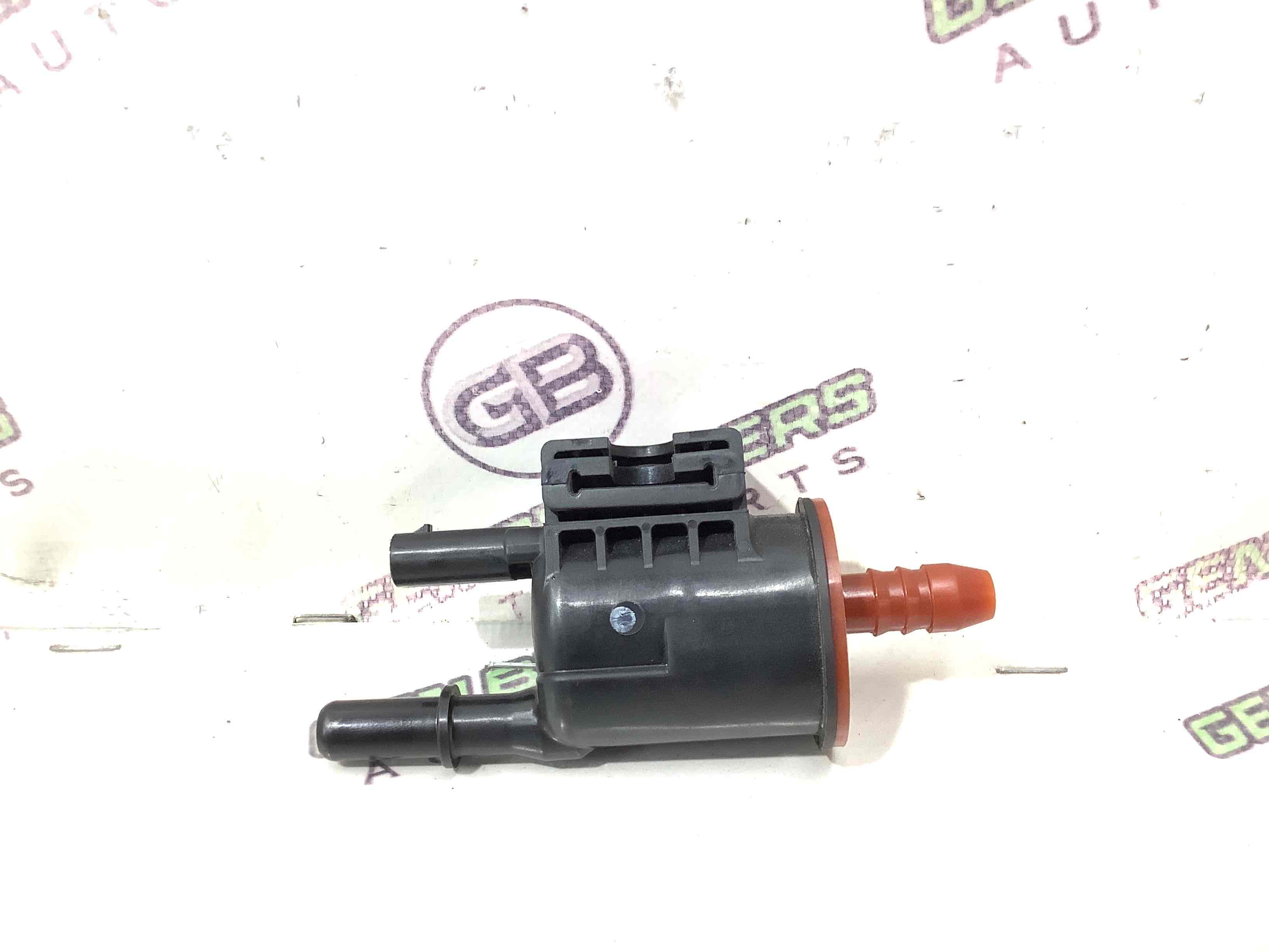 Клапан вентиляції паливного бака