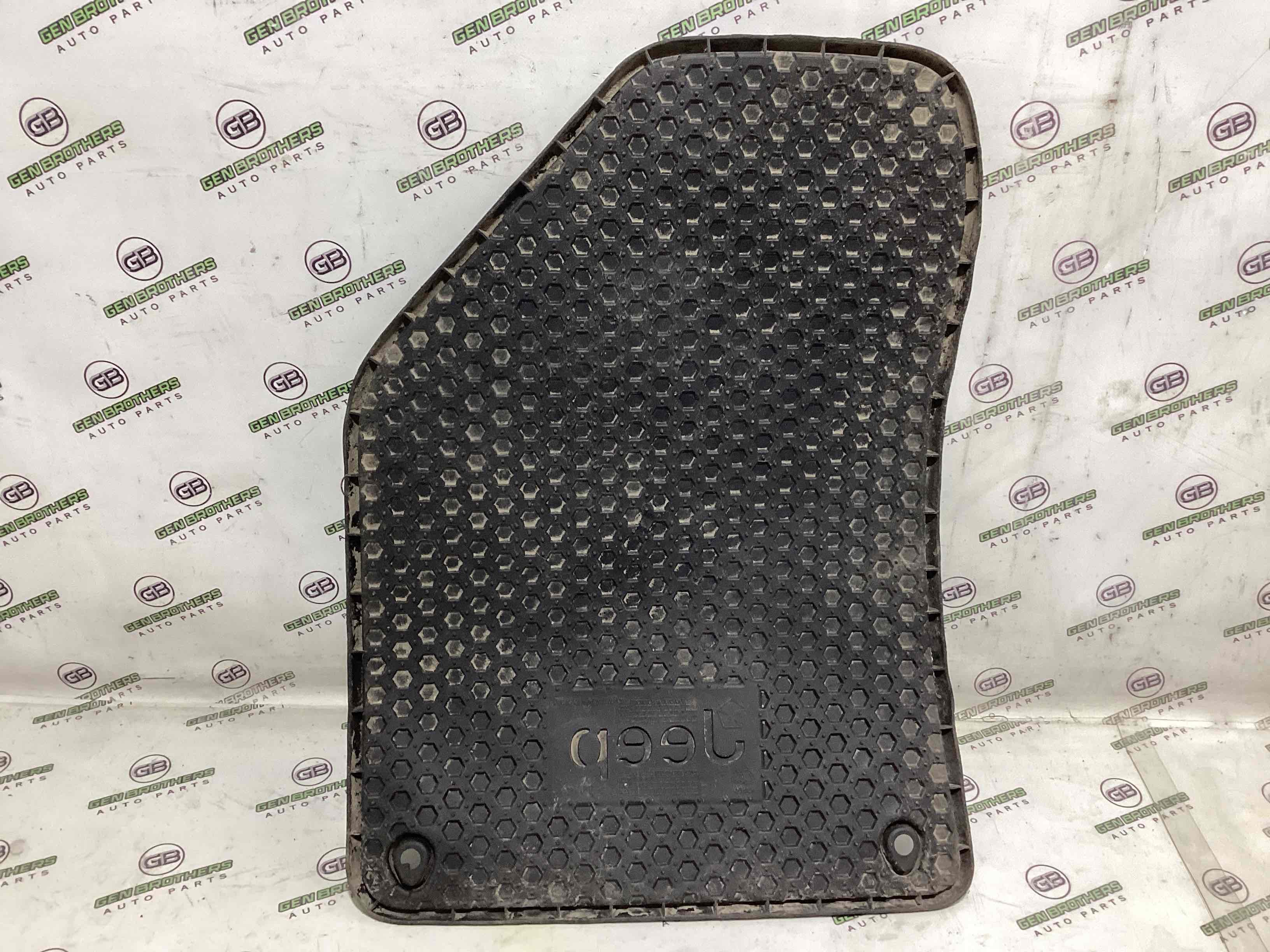 Килимки комплекти, підлога салону