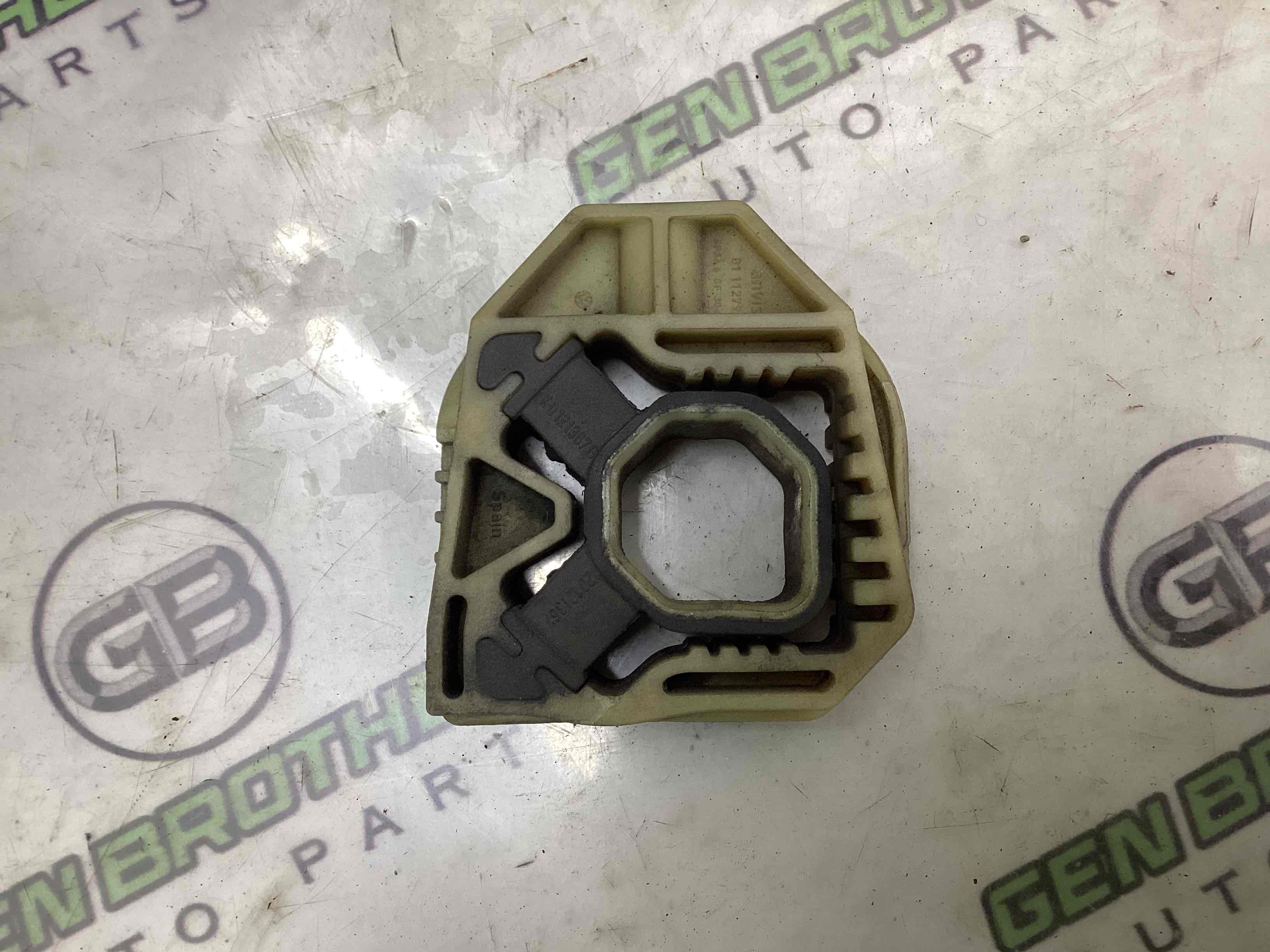 Опора радіатора, кріплення, кронштейн, ущільнювач радіатора