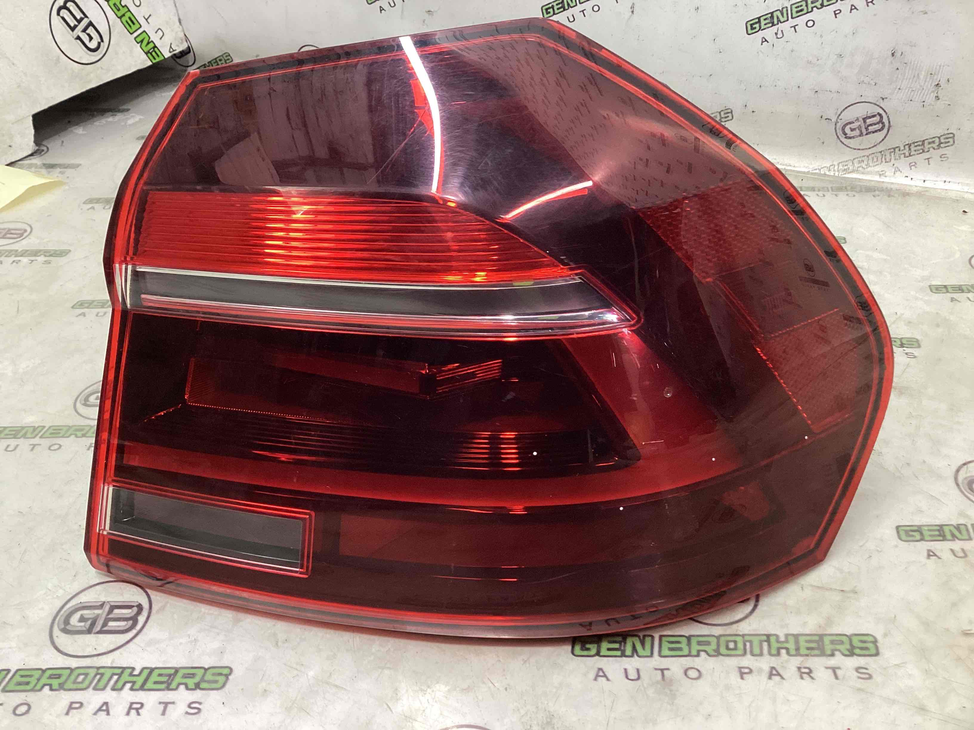 Ліхтар задній правий