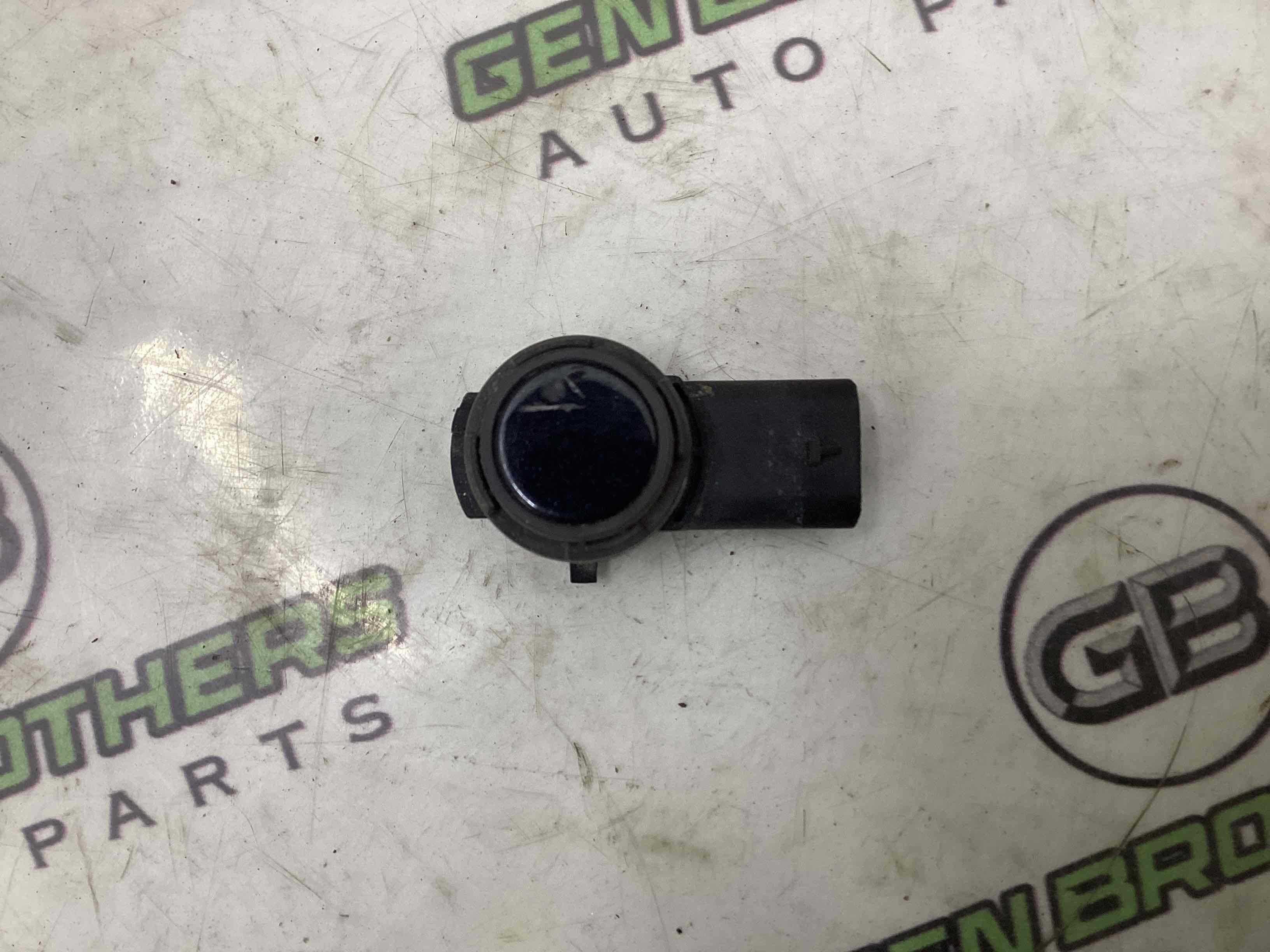 Парктронік, кріплення, корпус