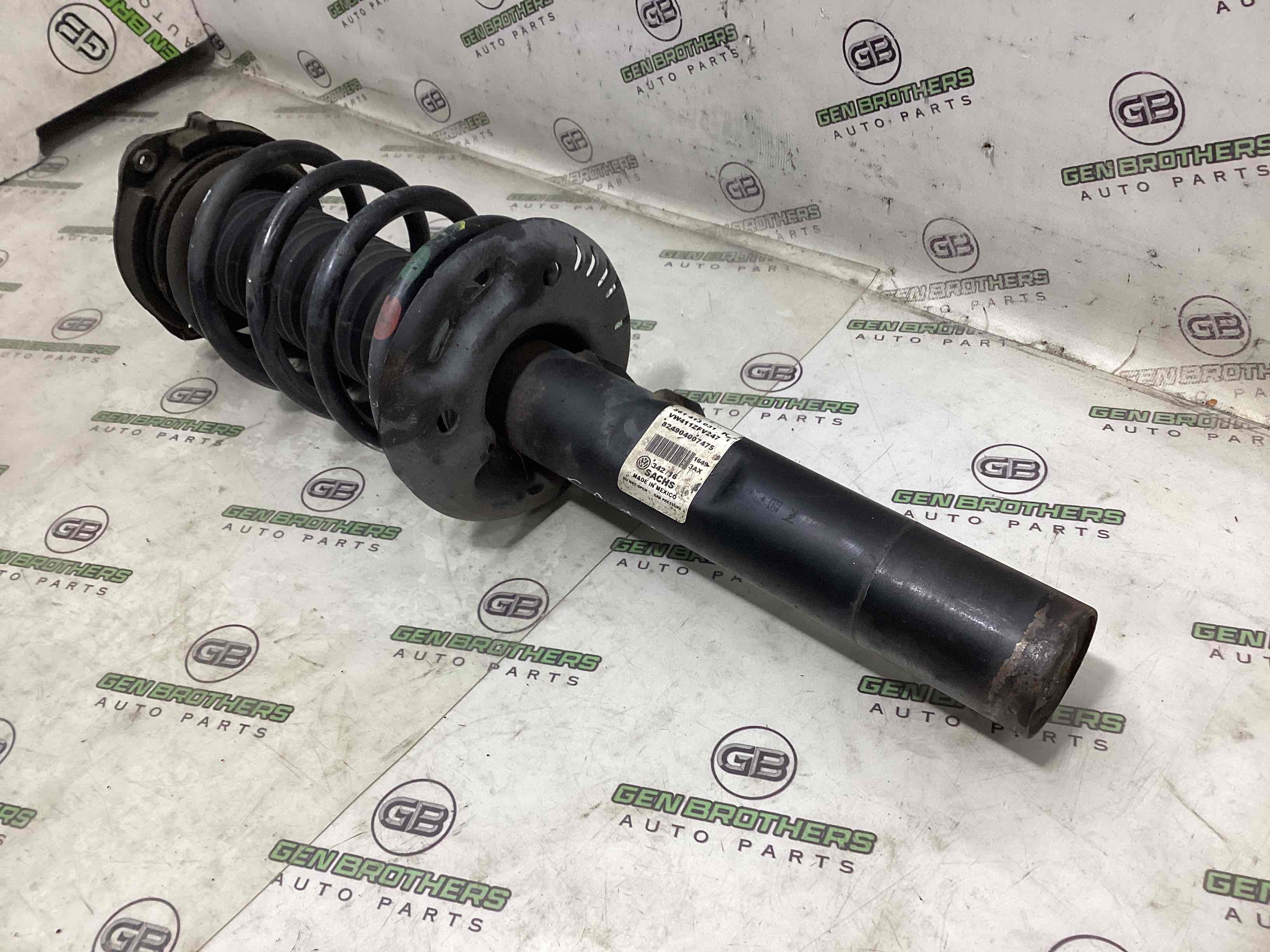 Амортизатор передній правий