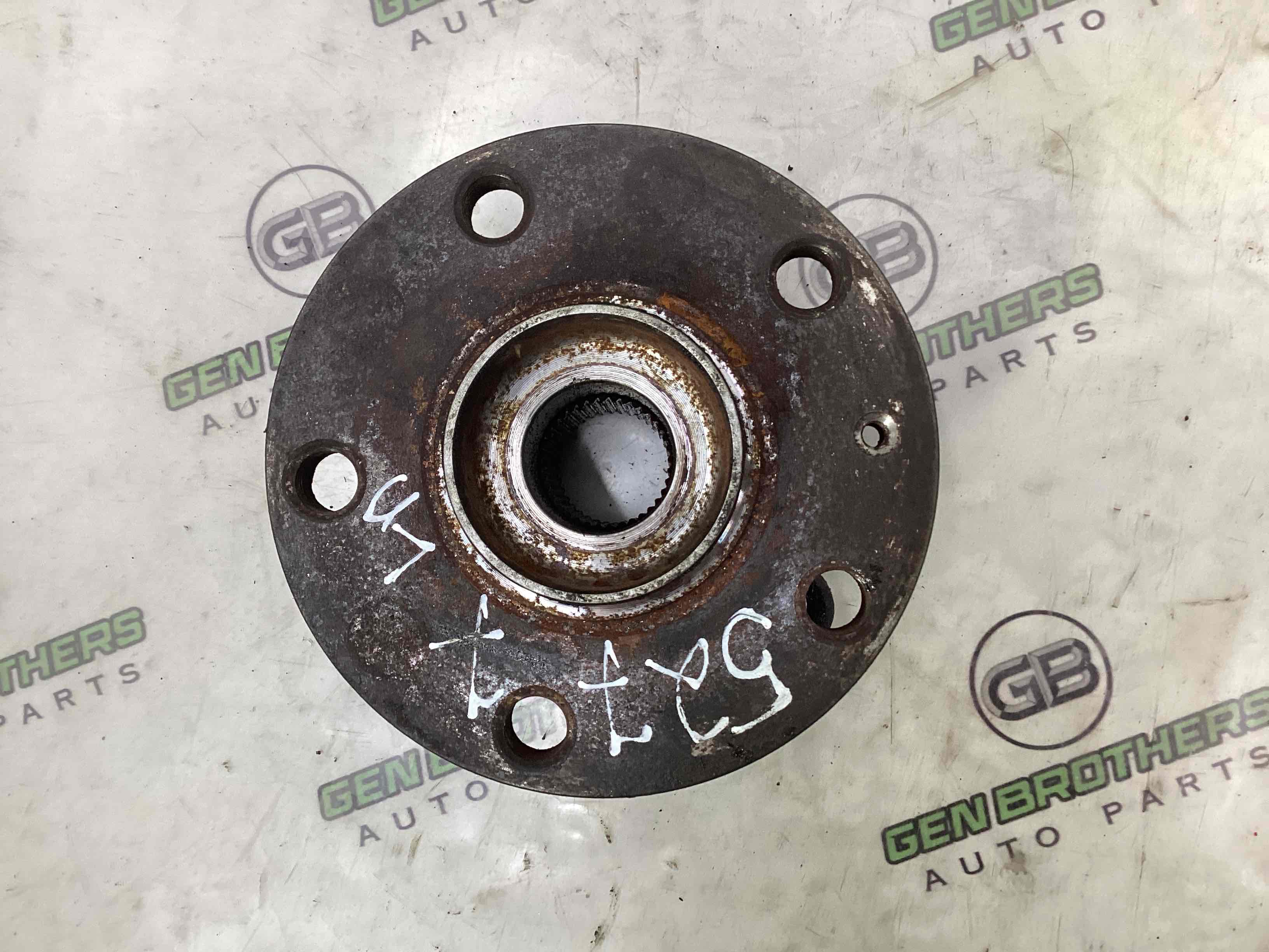 Ступиця передня