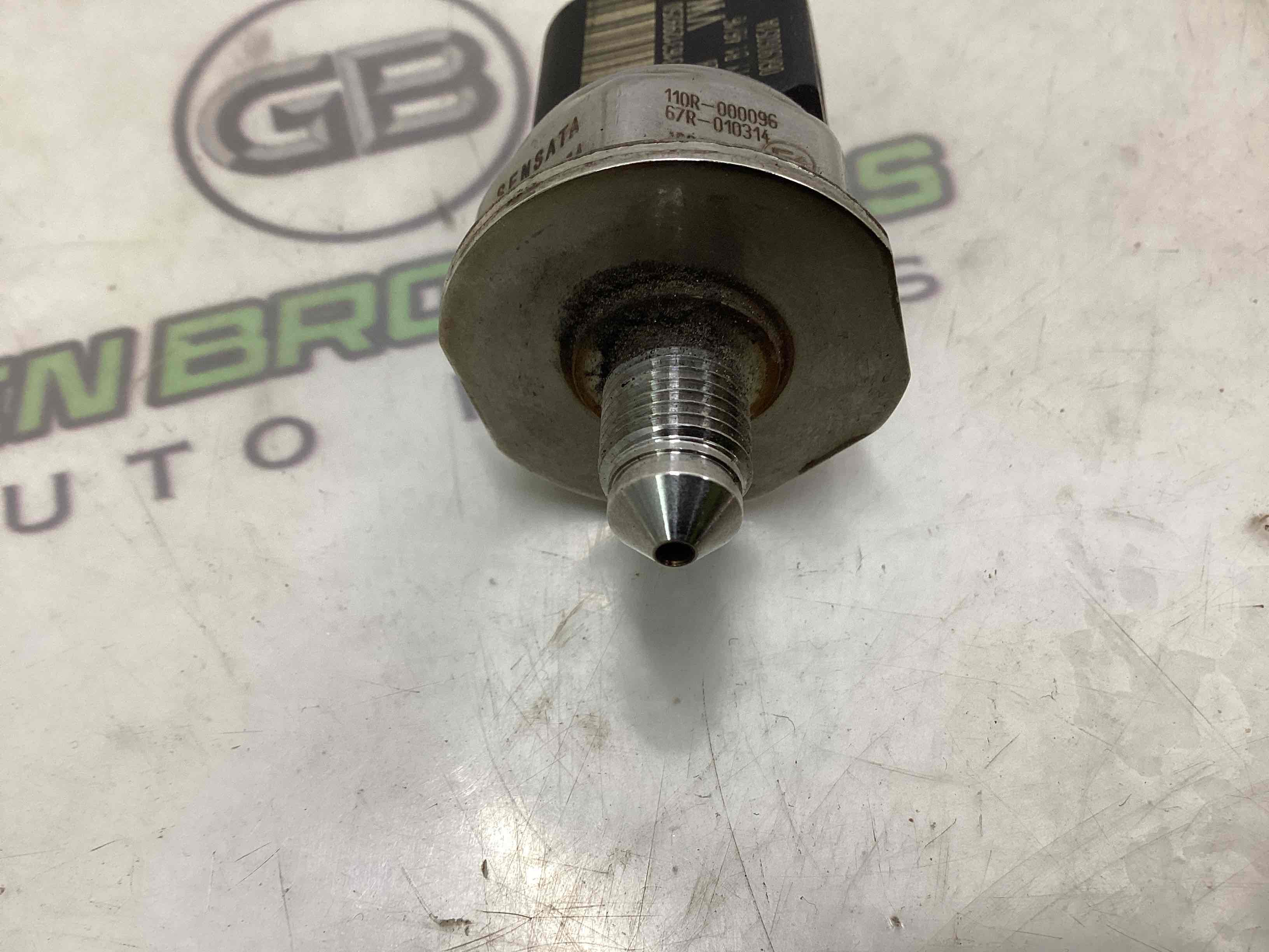 Датчик тиску палива