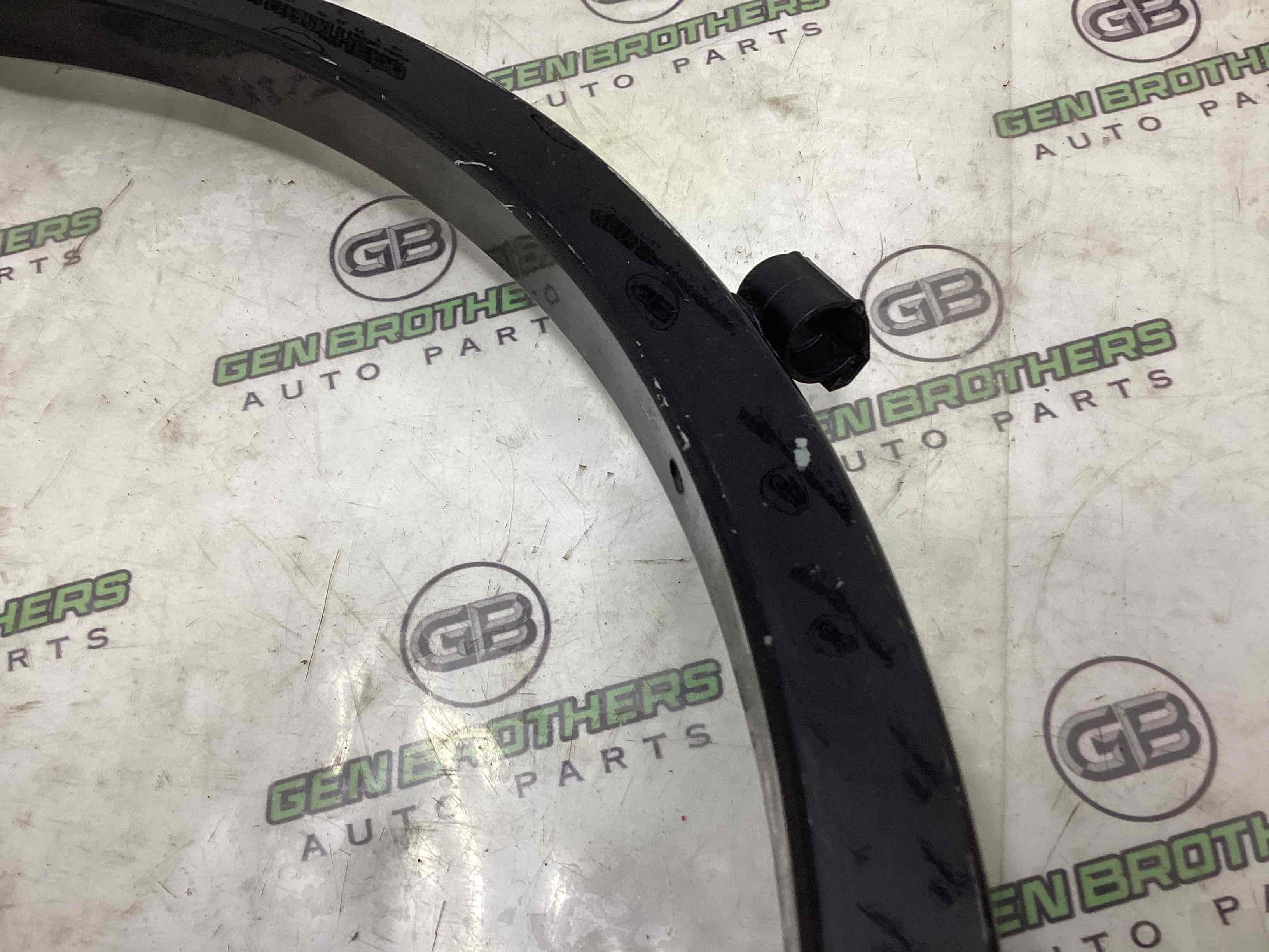 Петля кришки багажника, двері багажника