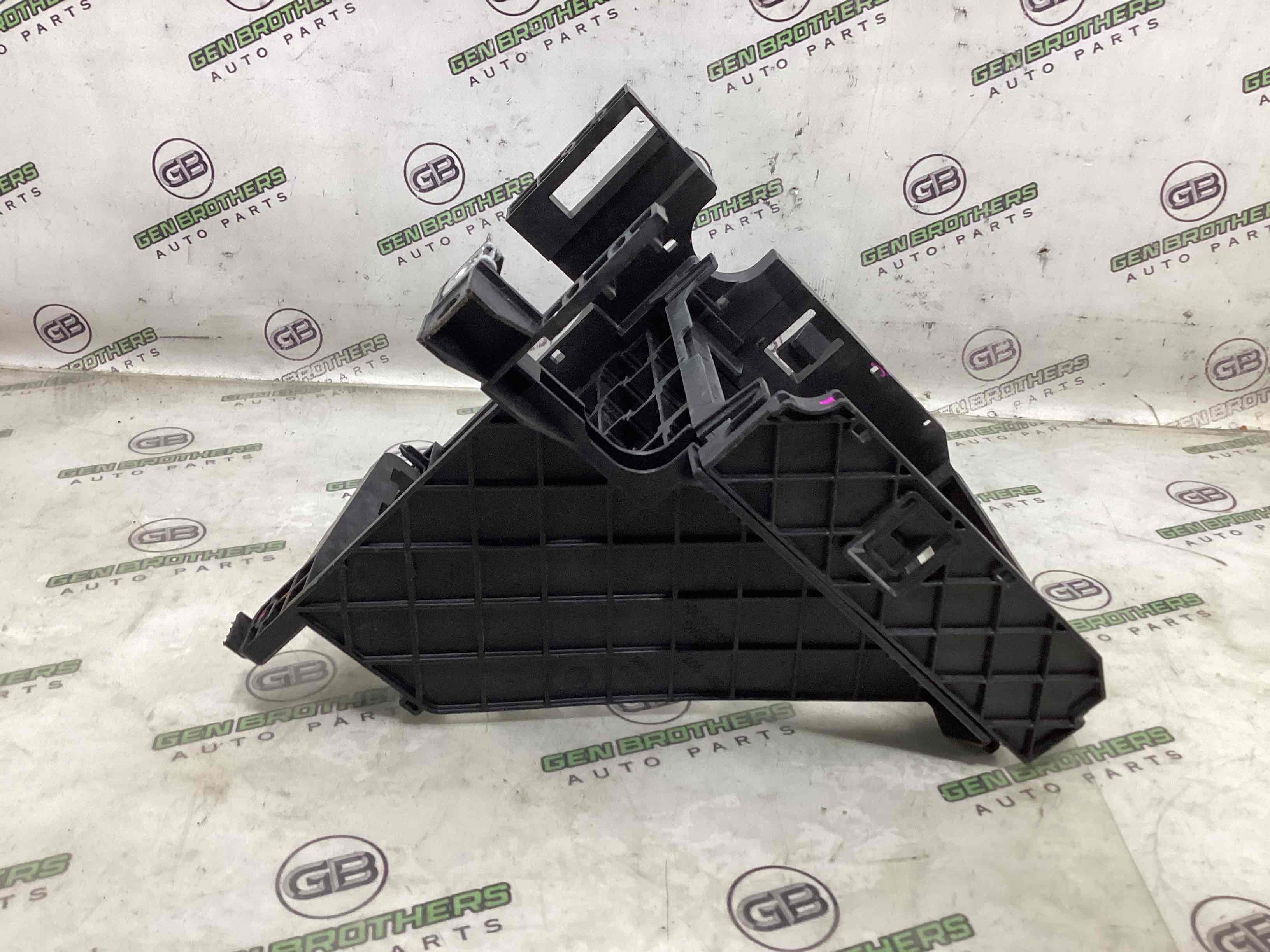 Кріплення, кронштейн