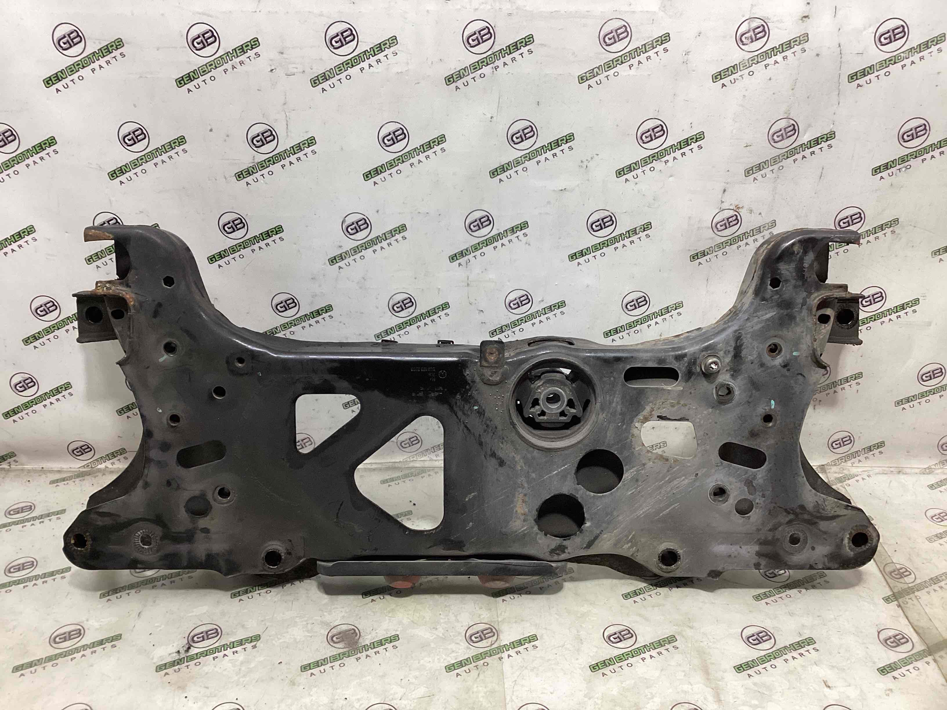 Балка підвіски передня підрамник