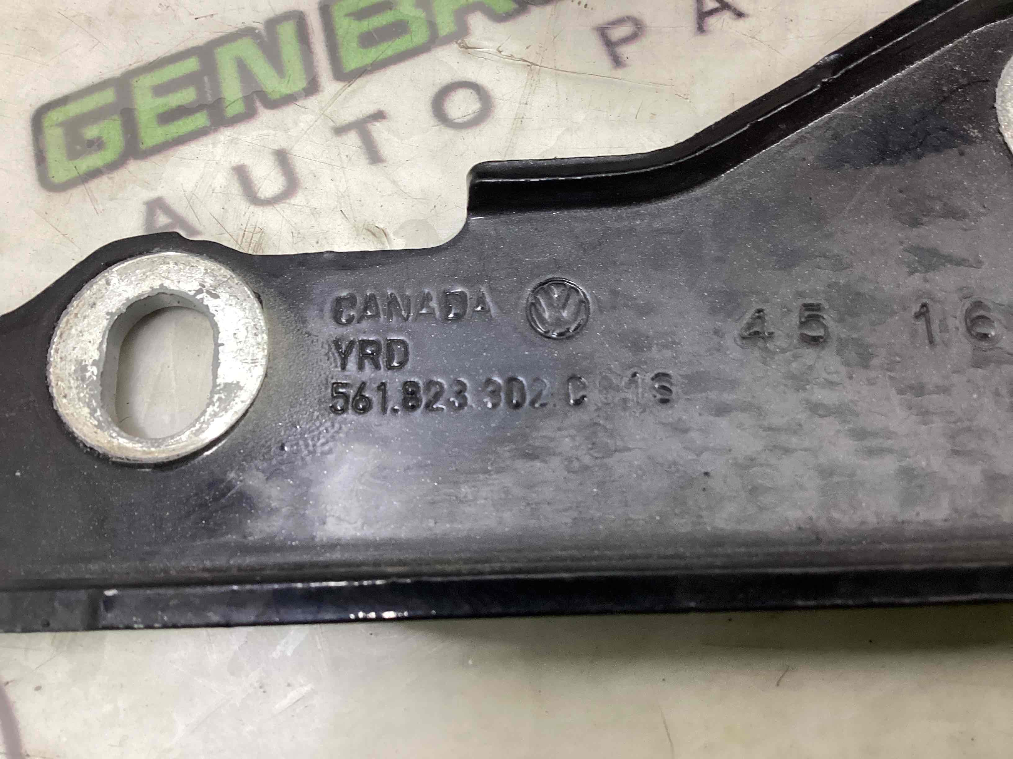 Петля капота, кронштейн капота