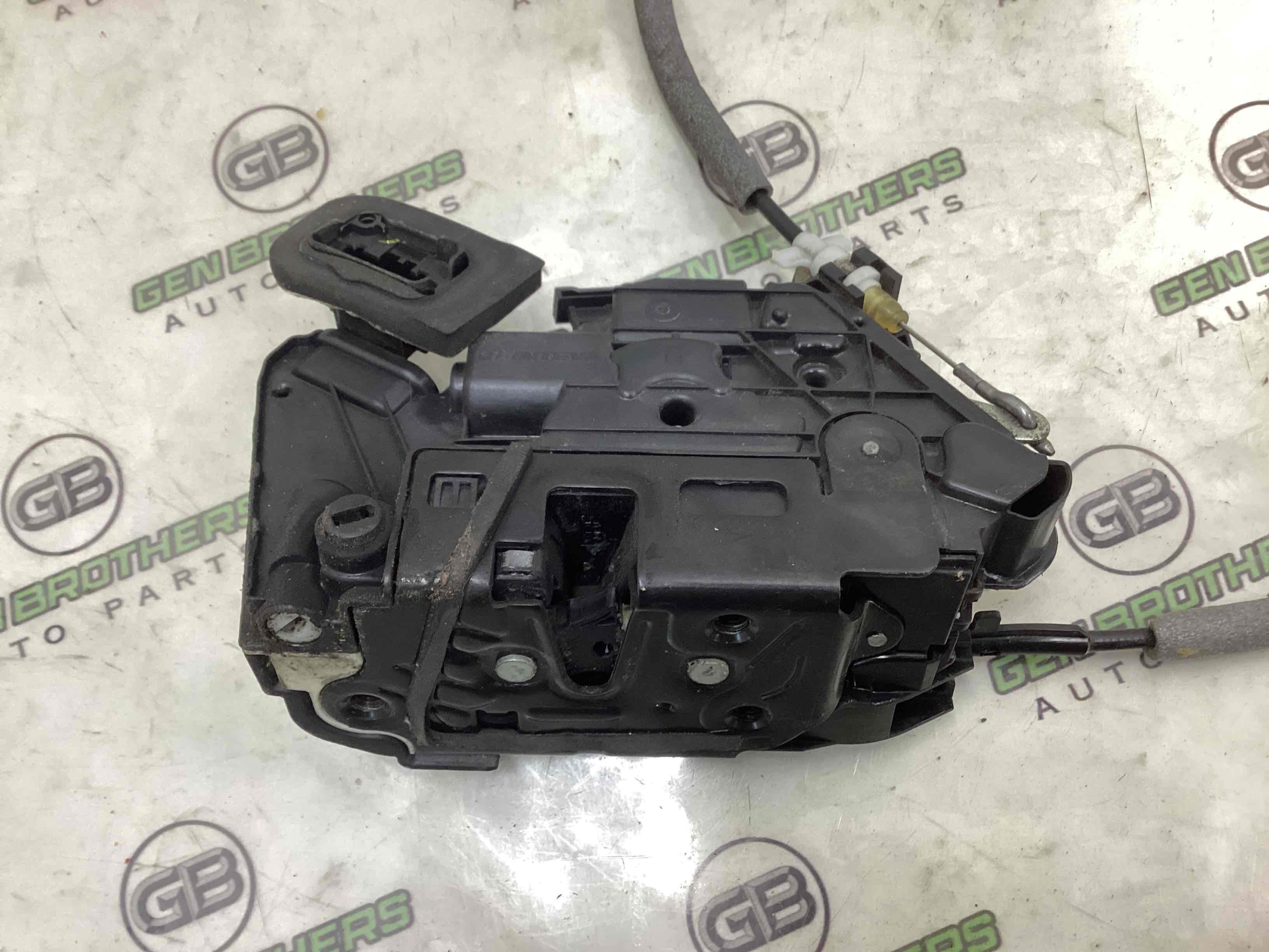 Замок дверей задньої лівої