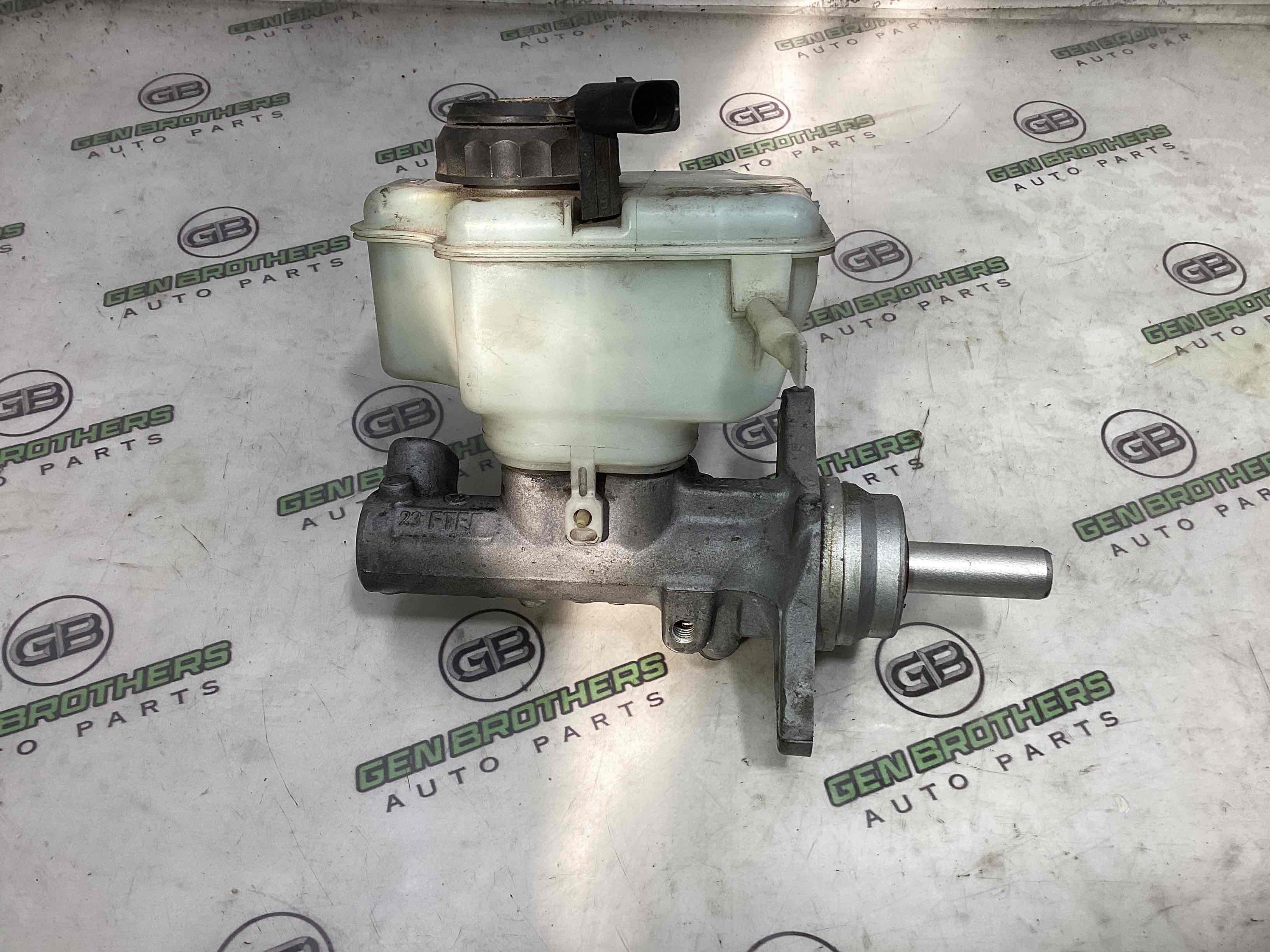 Циліндр гальмівний головний