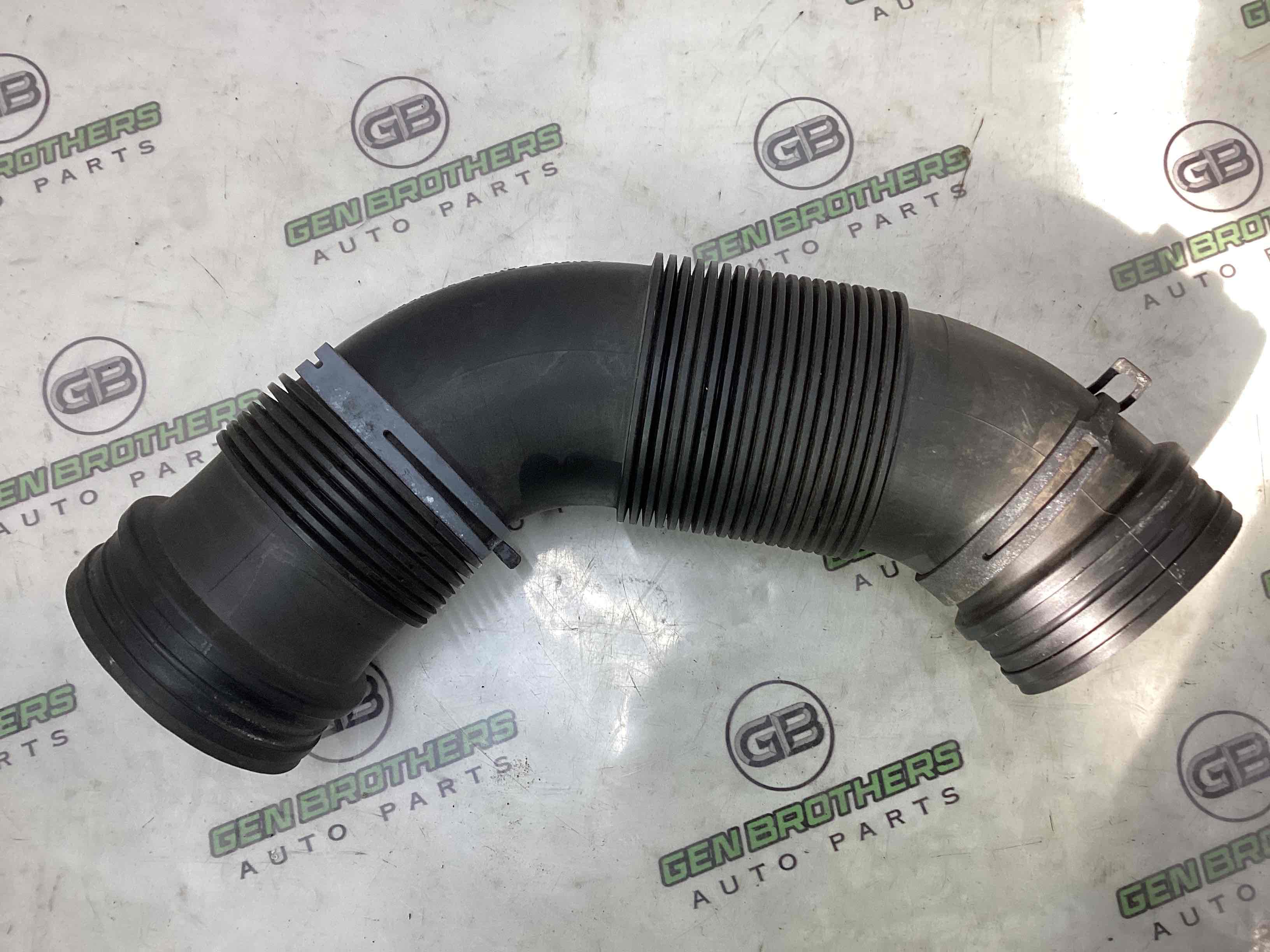 Патрубок повітряного фільтра