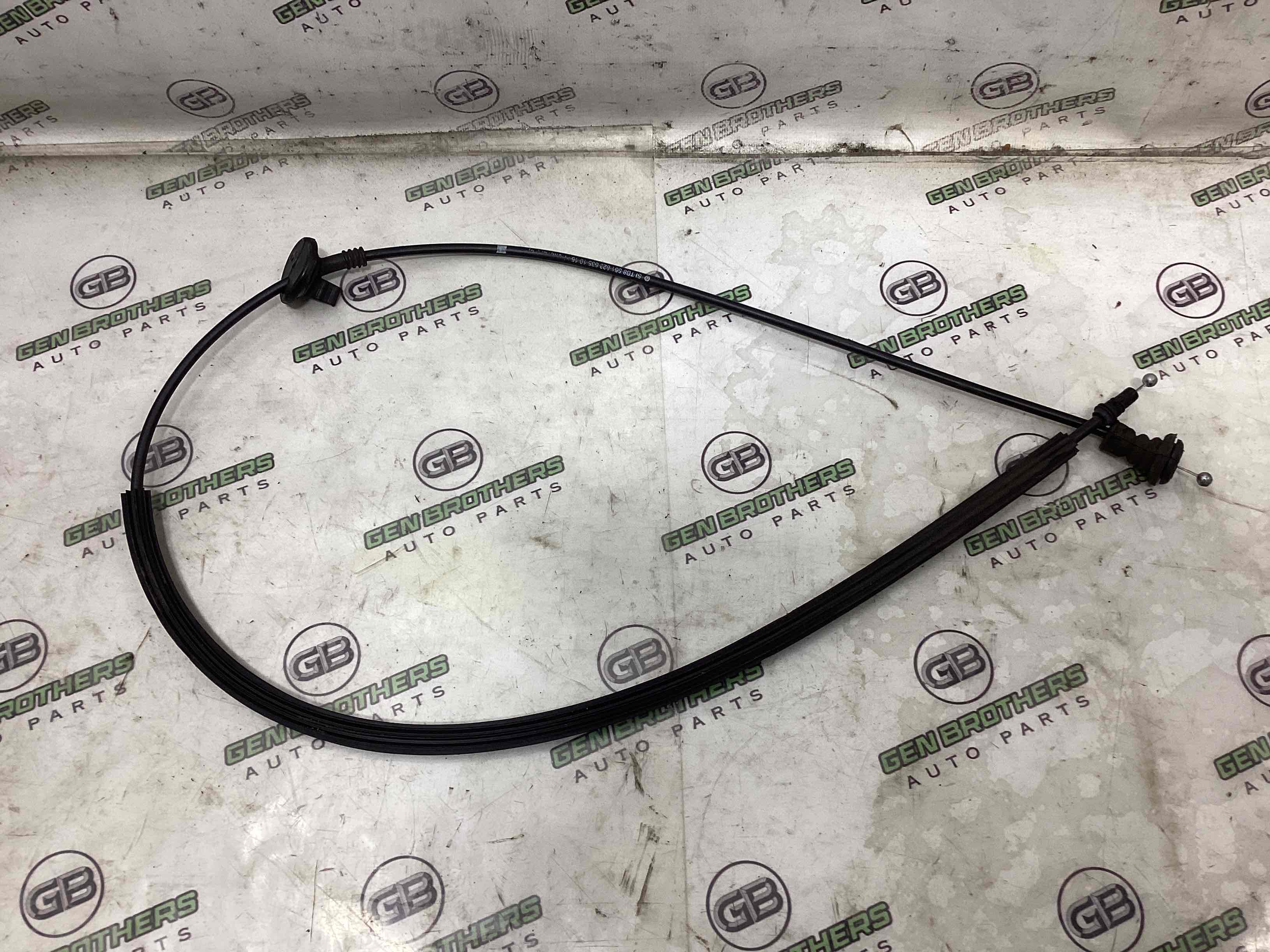 Замок капота, трос капота