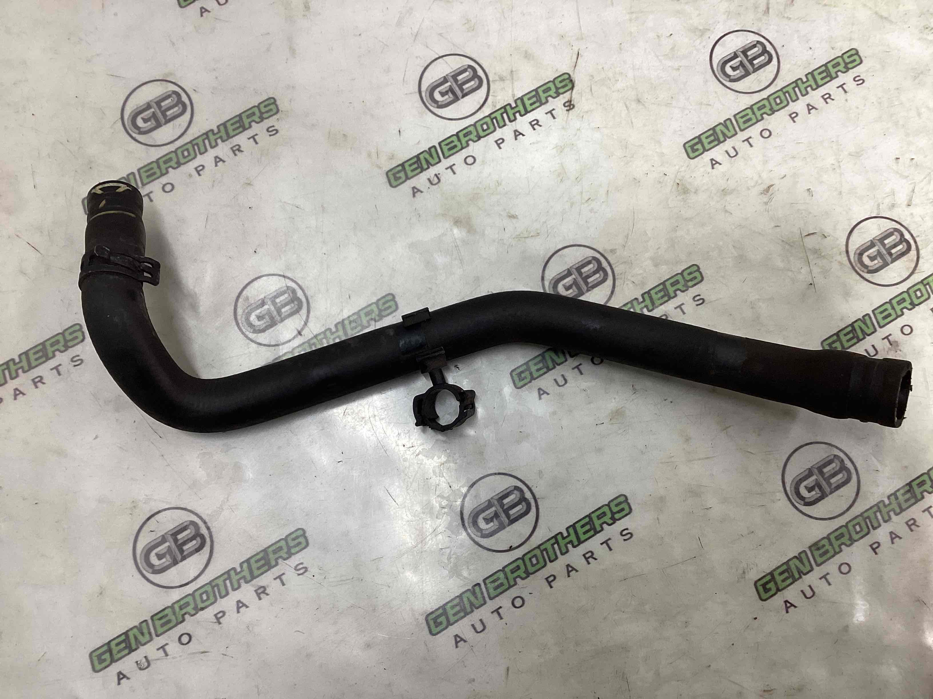 Патрубок трубопровід, шланг