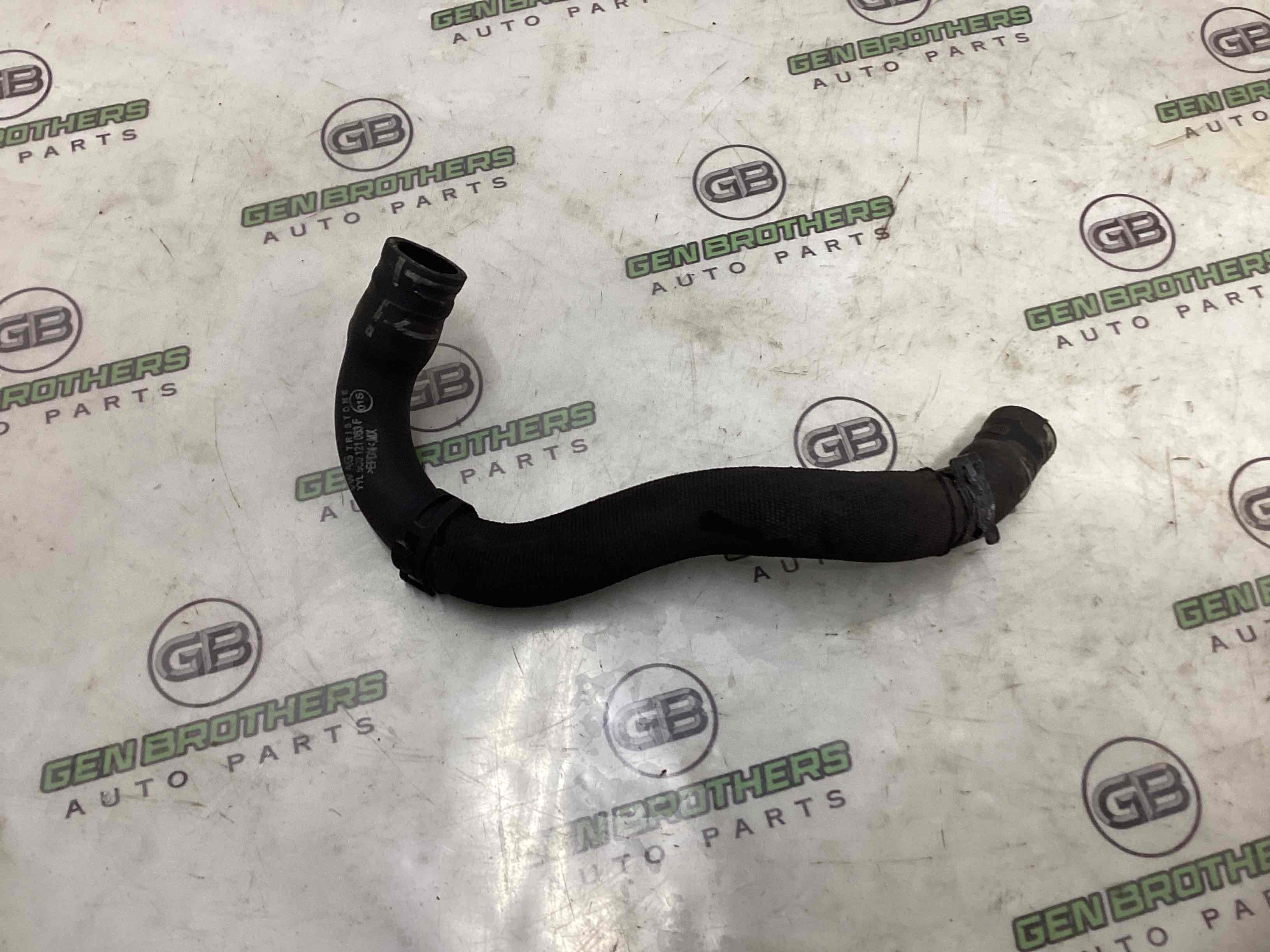 Патрубок трубопровід, шланг