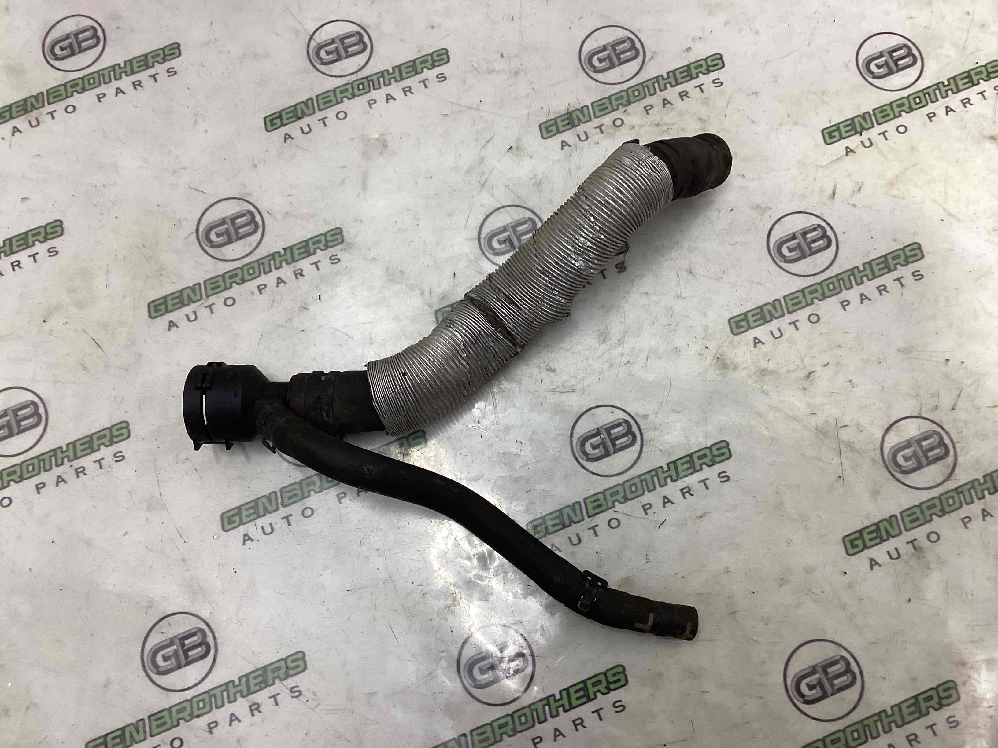 Патрубок трубопровід, шланг