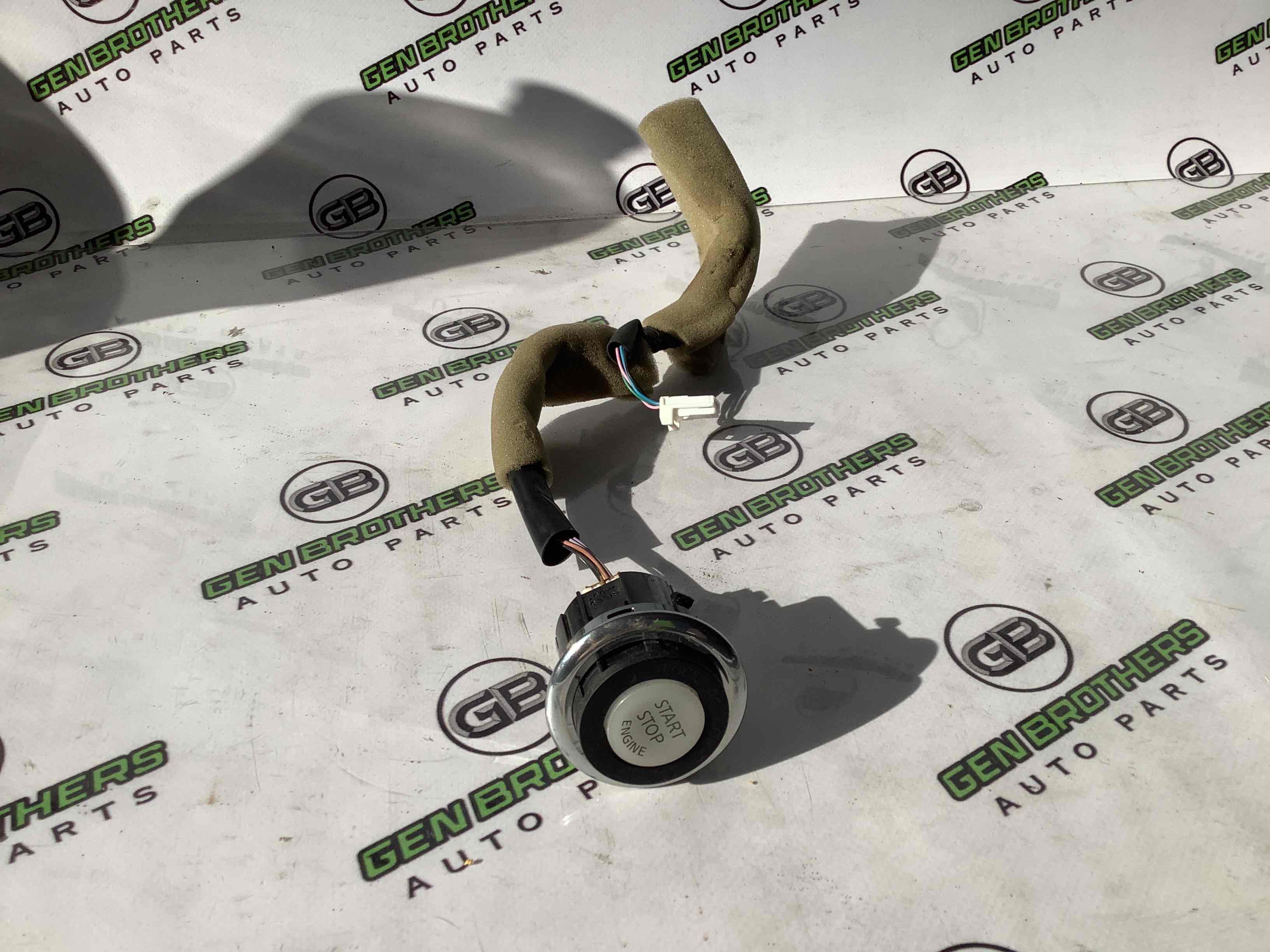 Кнопка запуску двигуна, корпус