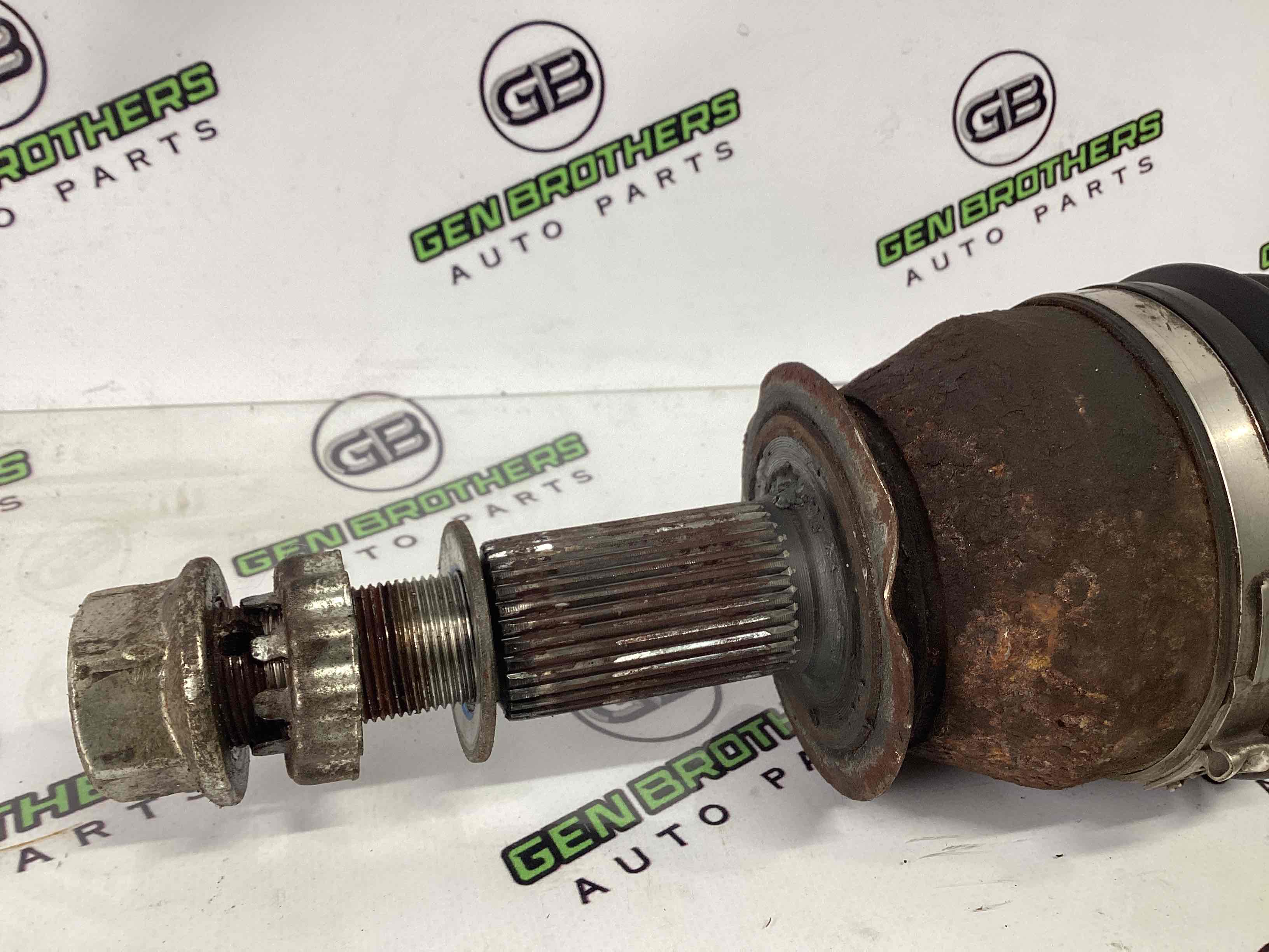 Напіввісь задня ліва