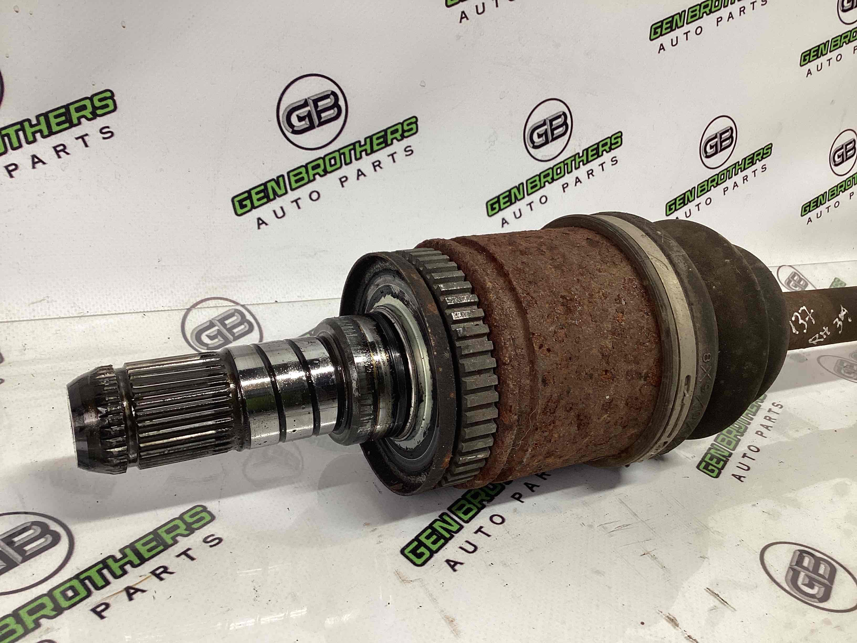 Привід піввісь задня права