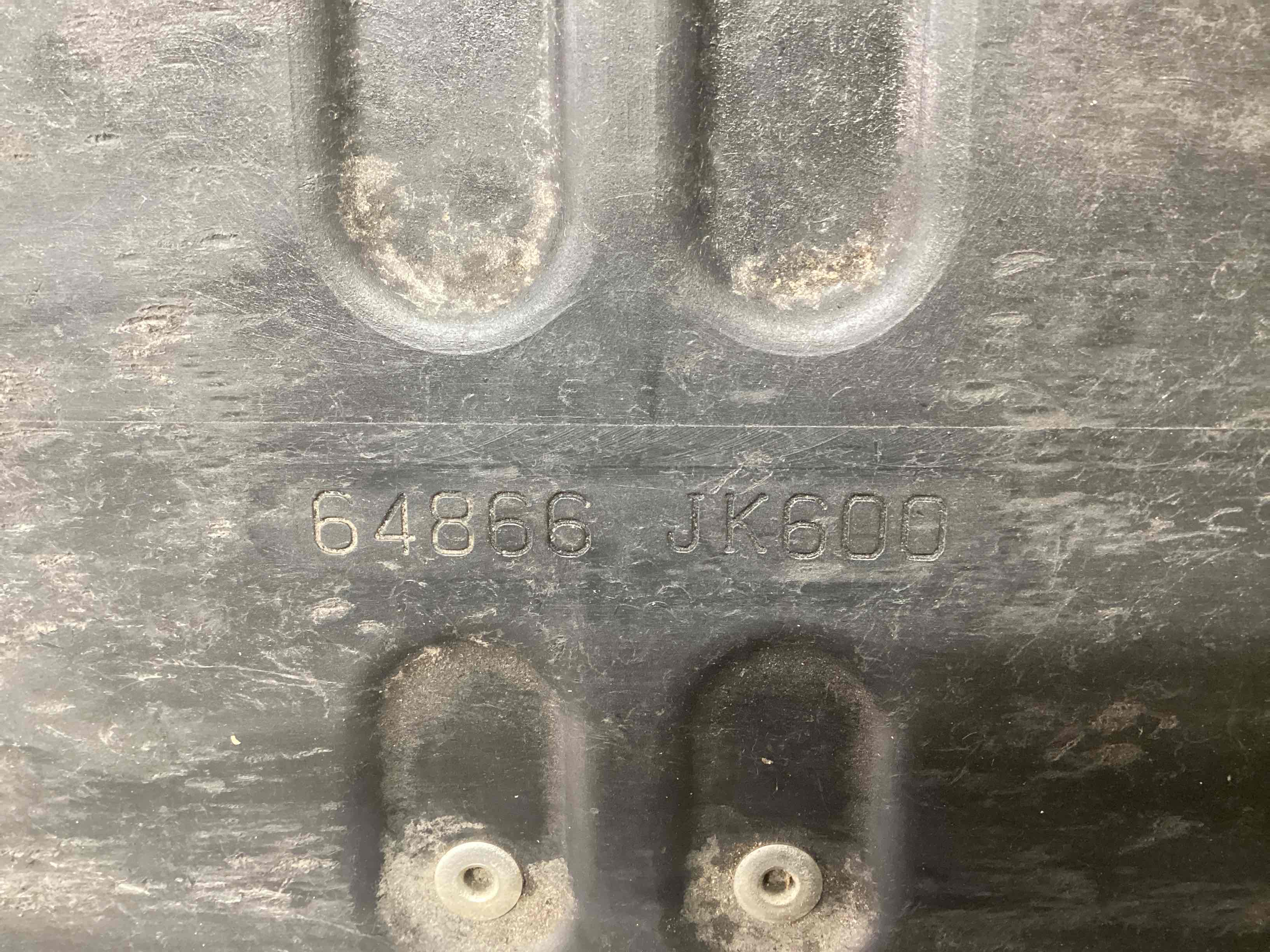 Полиця акумулятора, кришка, кріплення майданчик АКБ