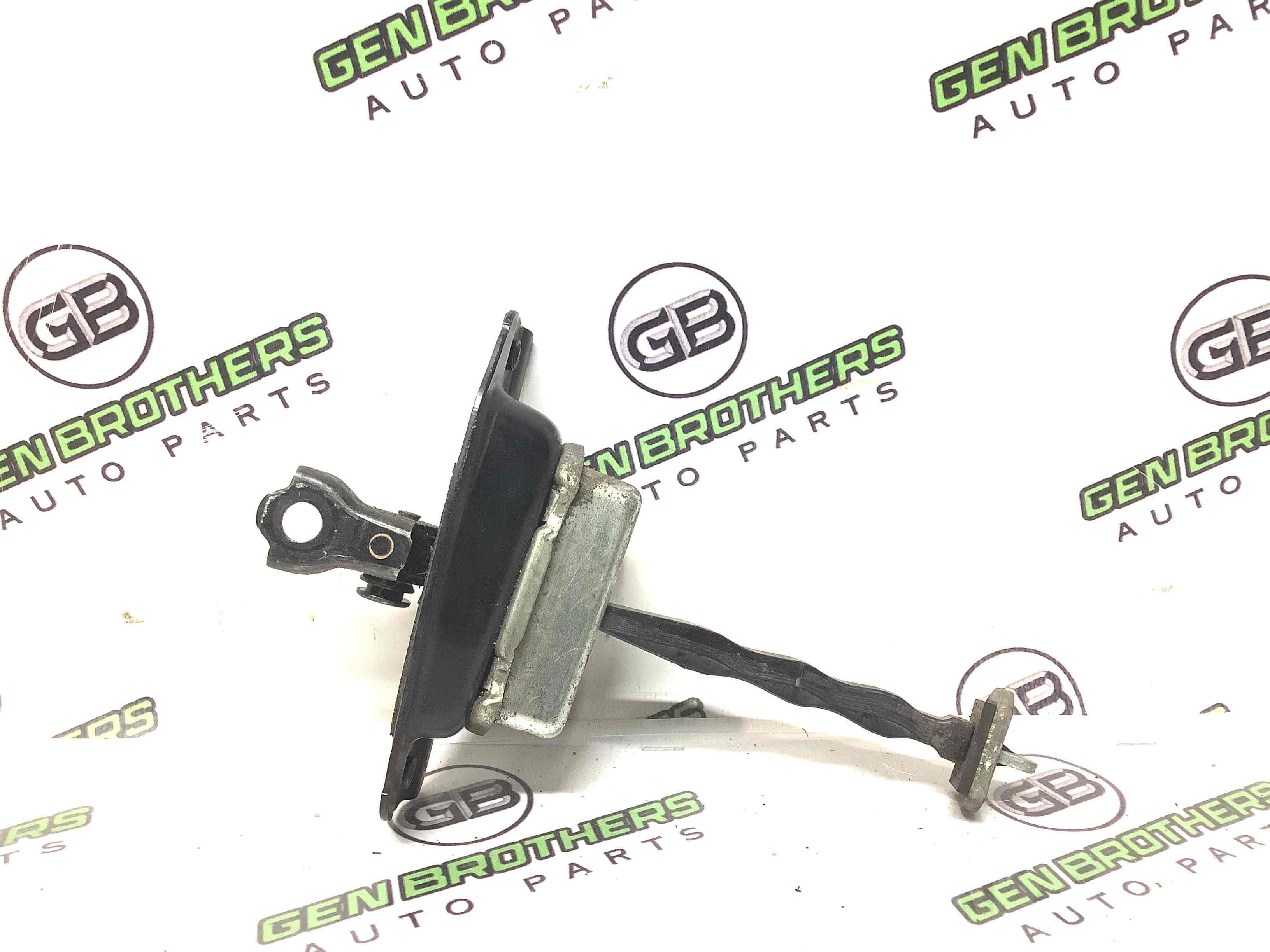 Обмежувач відчинення дверей