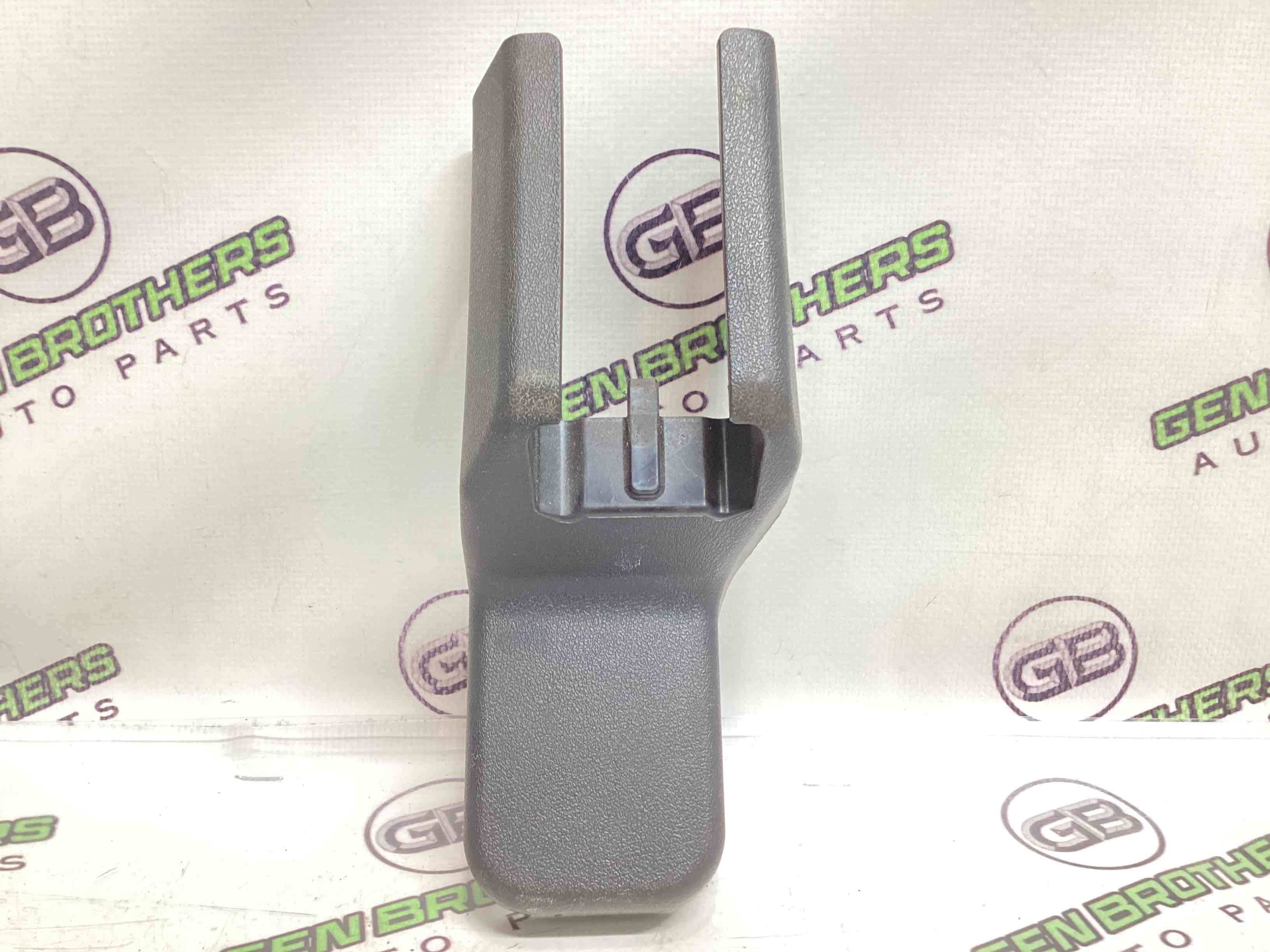 Пластикові елементи салону