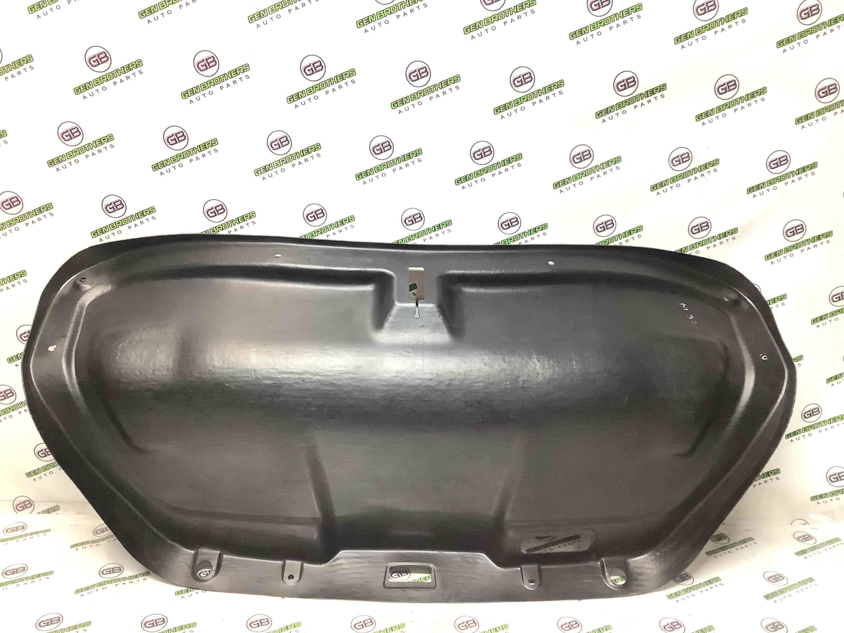 Обшивка кришки багажника