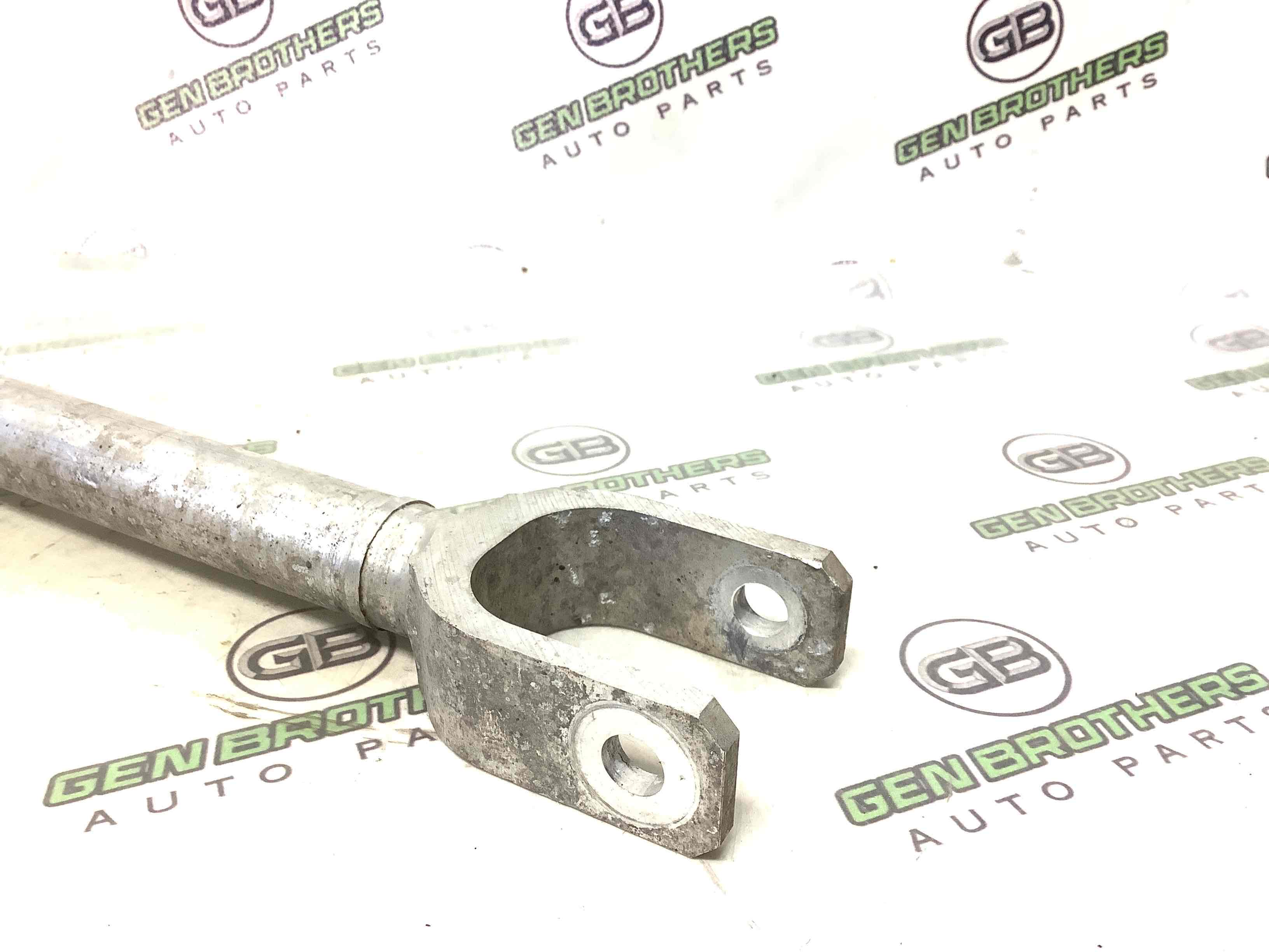 Важіль задній правий