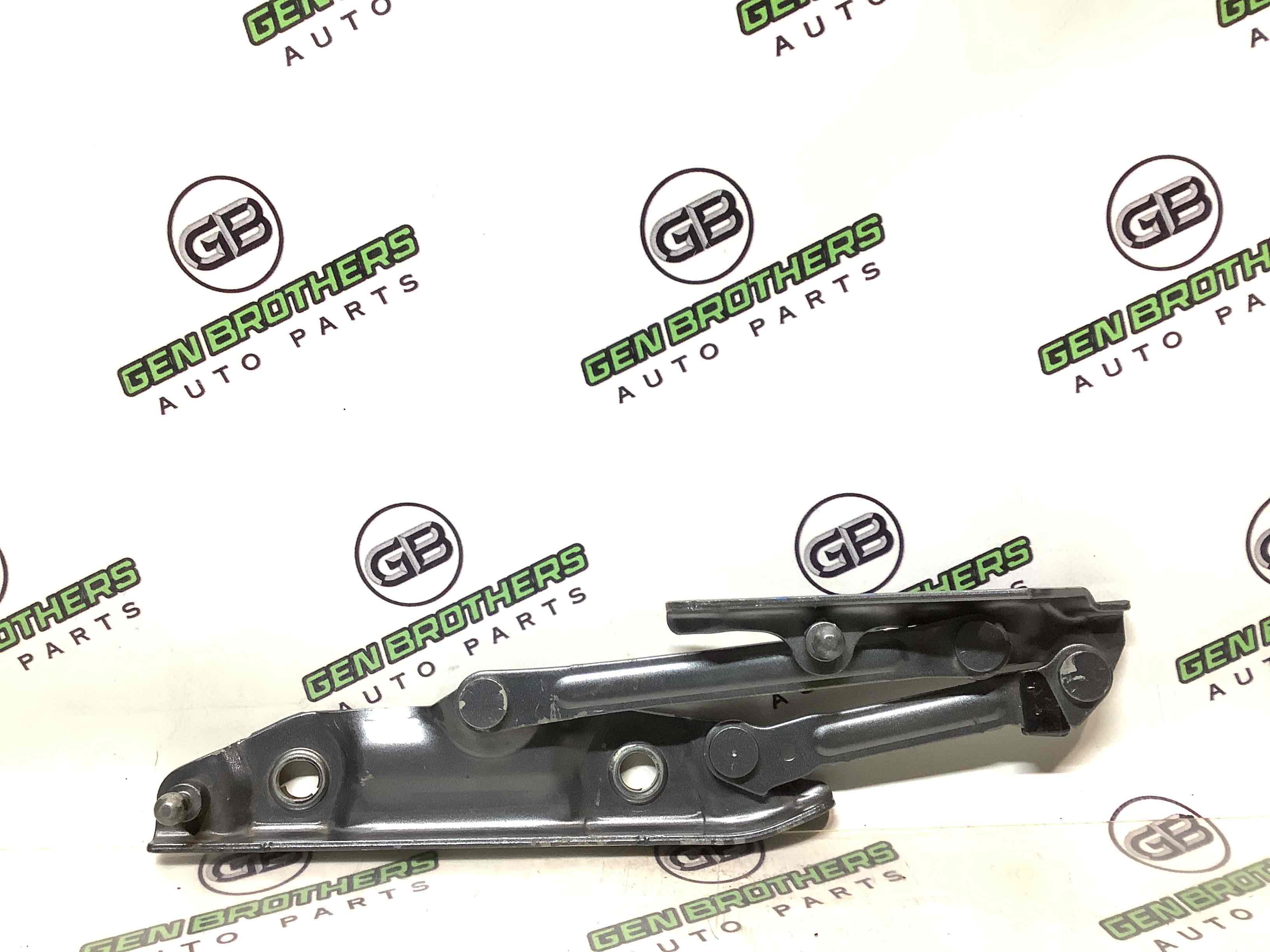 Петля кришки багажника, двері багажника