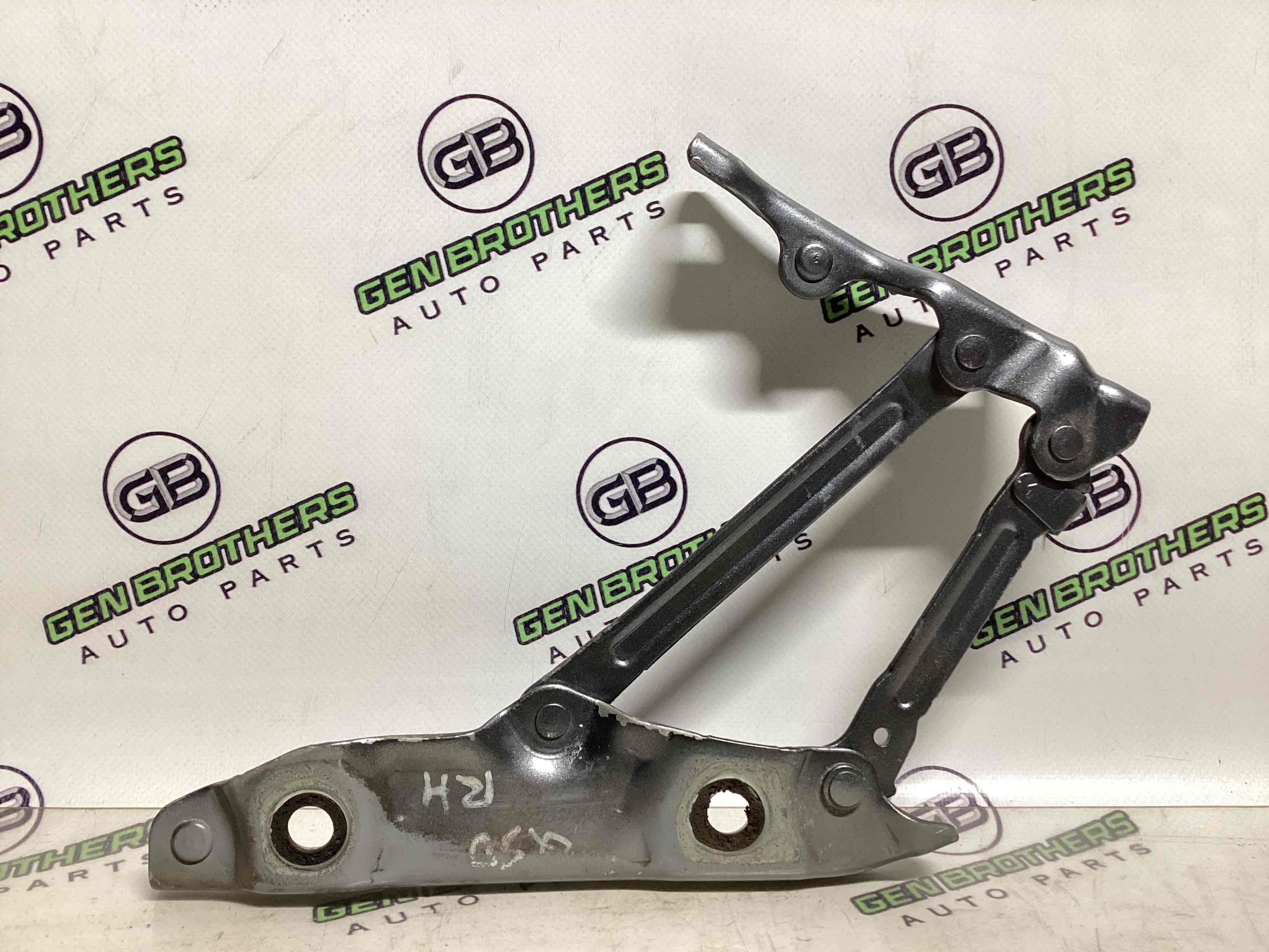 Петля кришки багажника, двері багажника