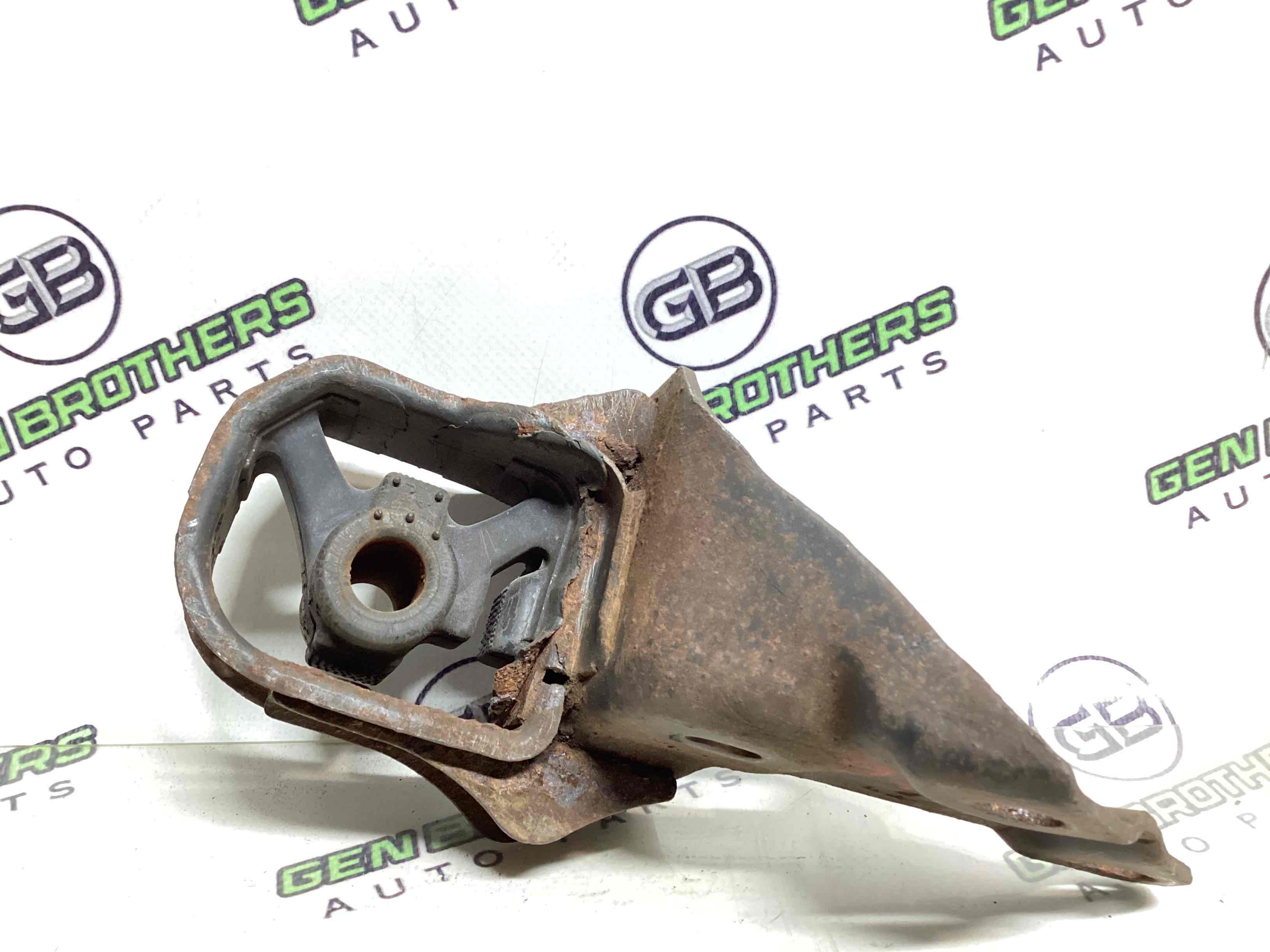 Кронштейн глушника