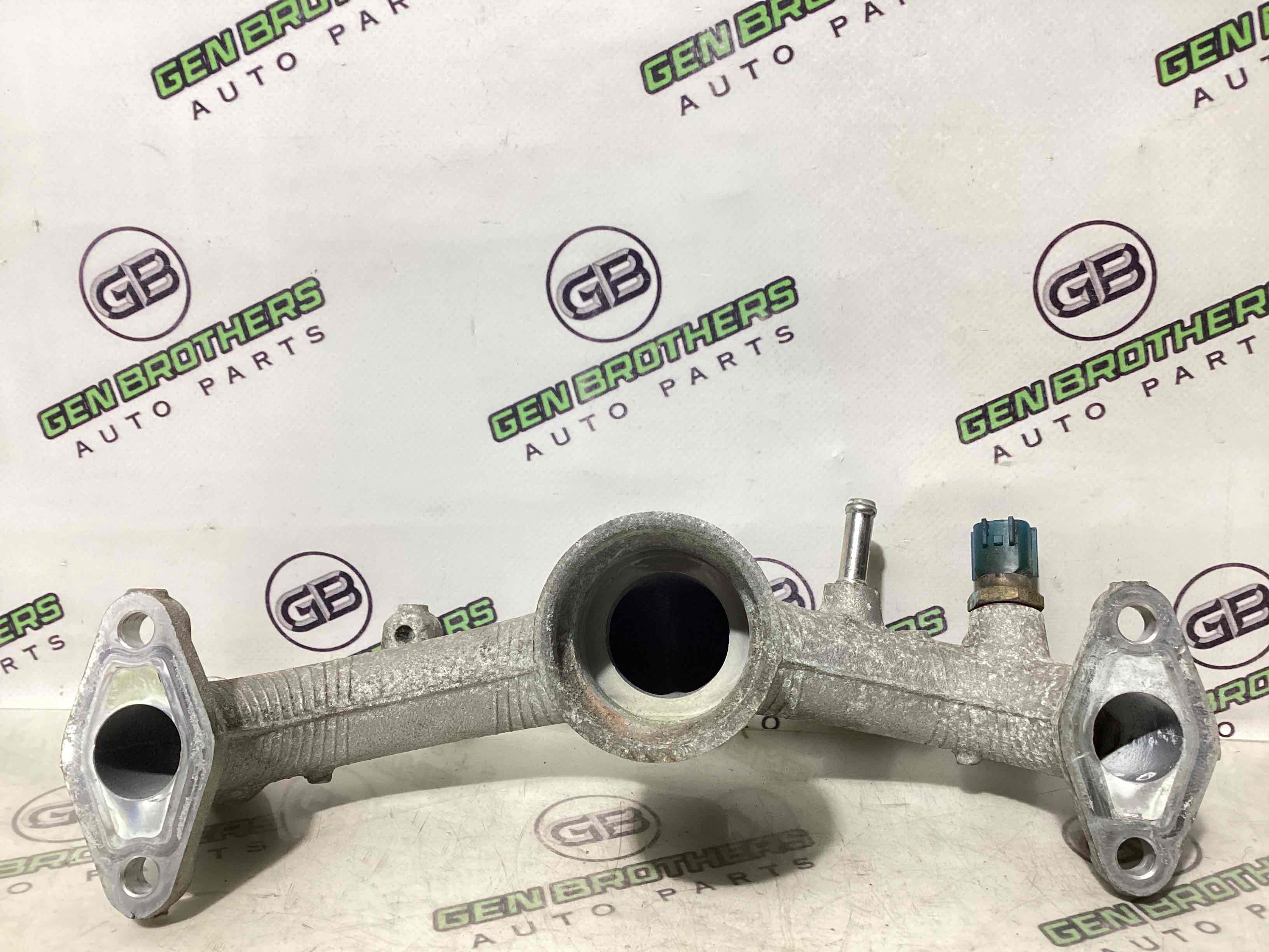 Патрубок трубопровід, шланг