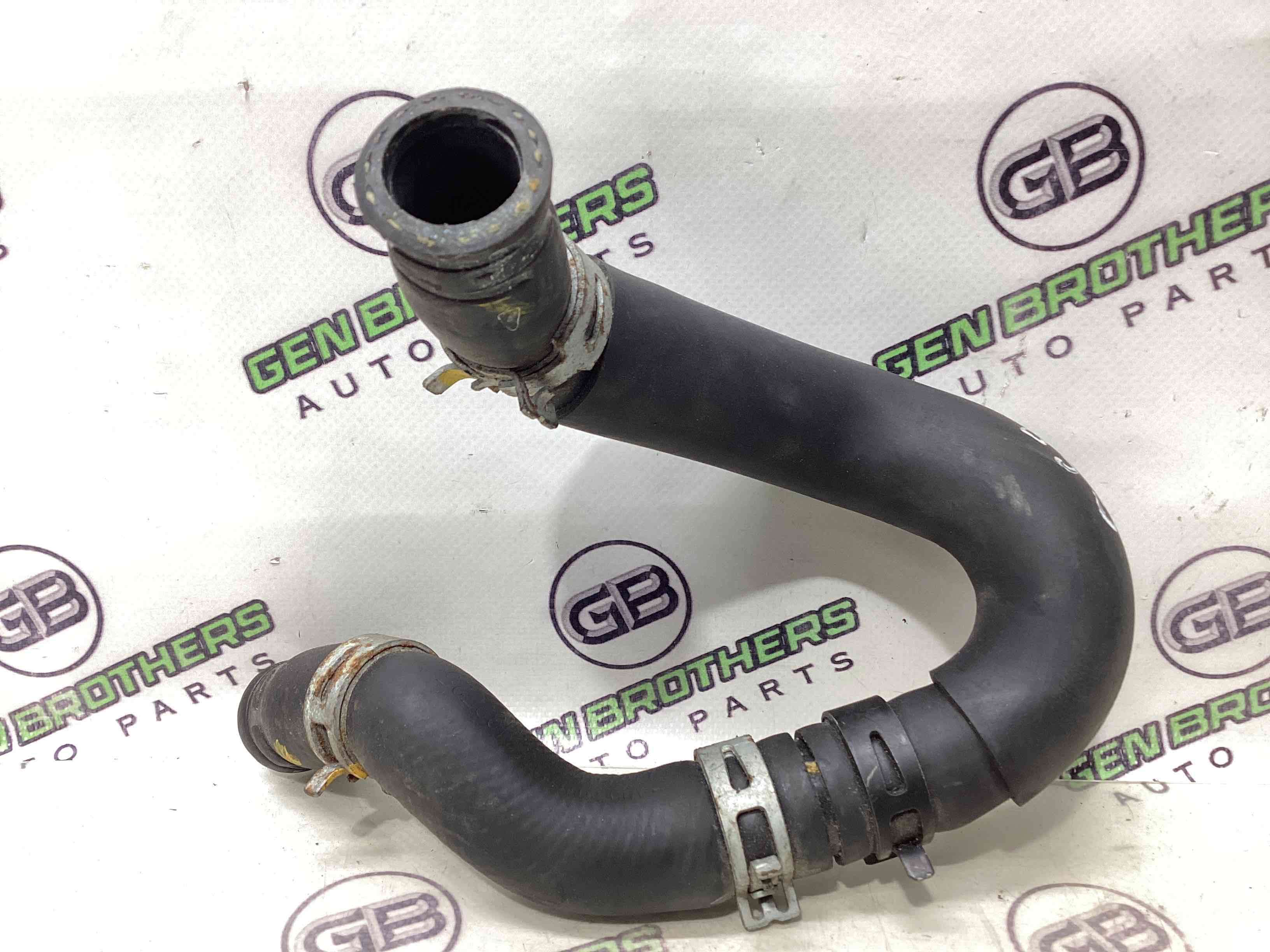 Патрубок трубопровід, шланг