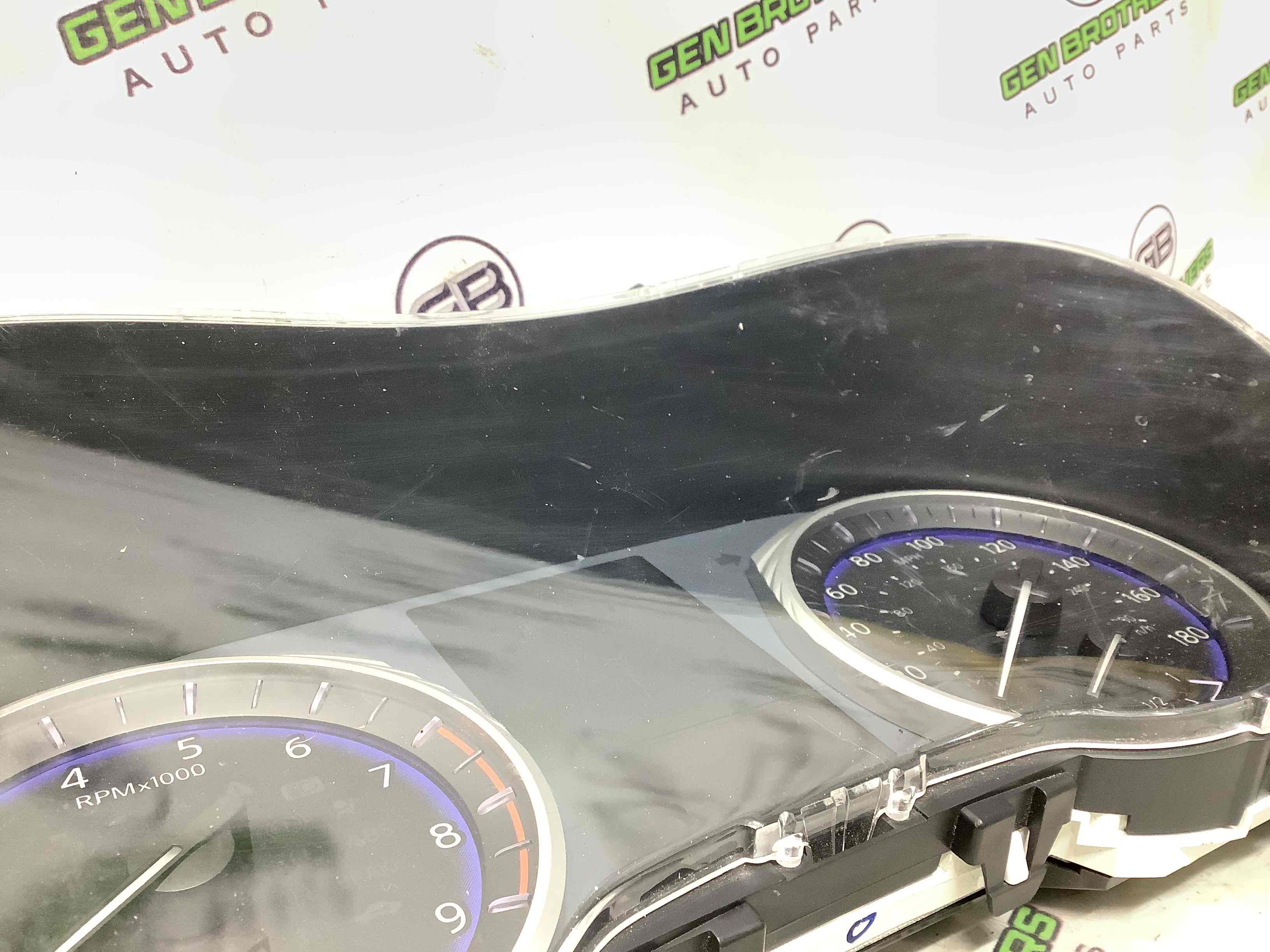 Щиток приладів панель приладів