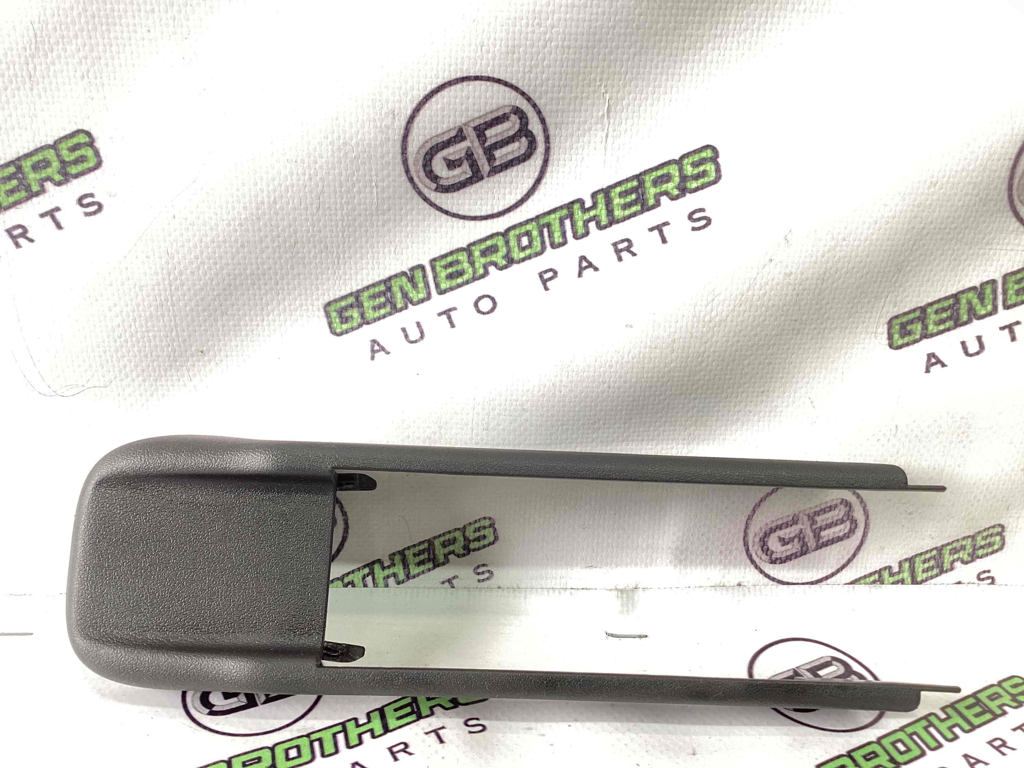 Пластикові елементи салону