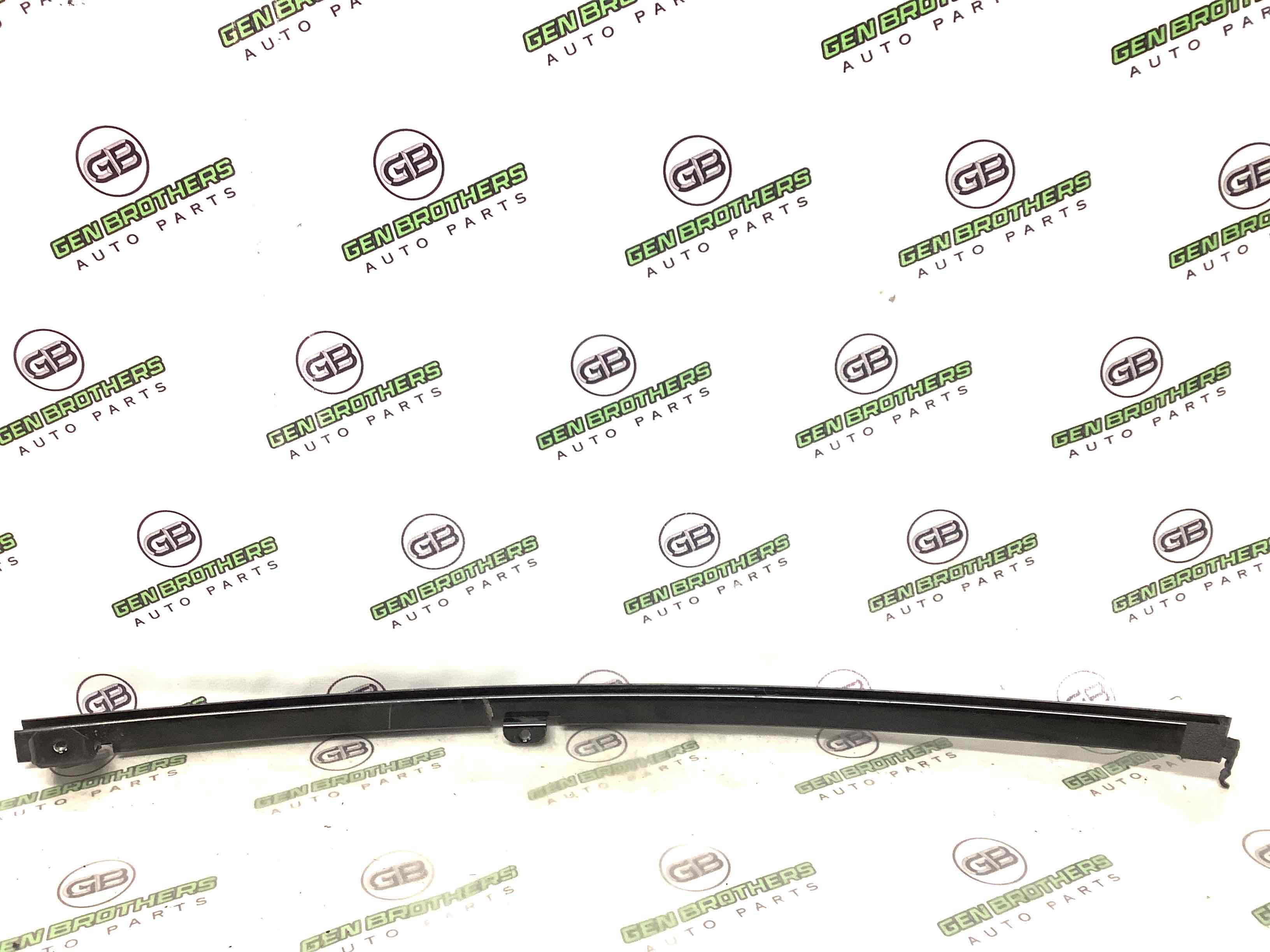 Скло заднє праве