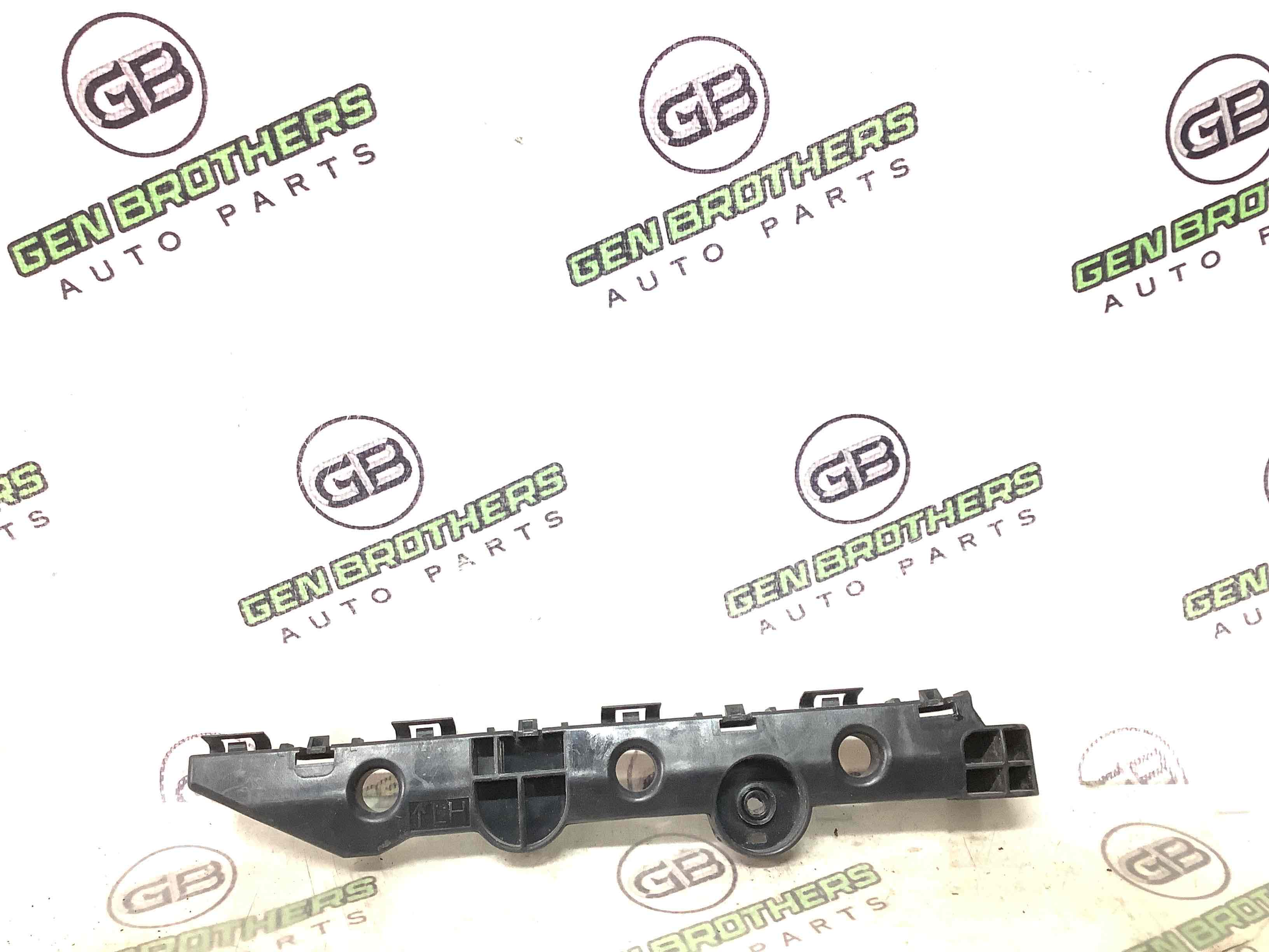 Кріплення заднього бампера ліве