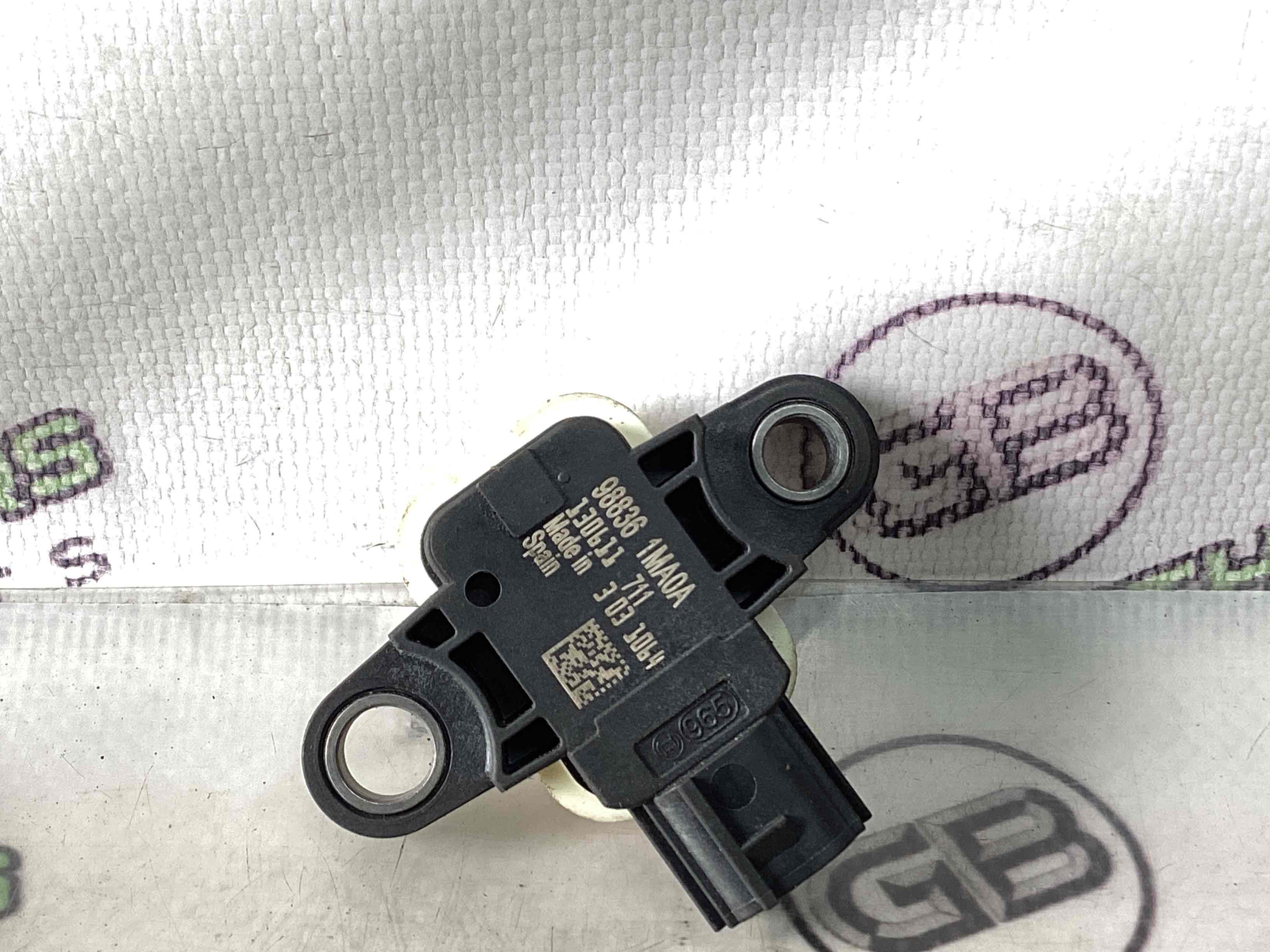 Датчик удару Airbag бічний