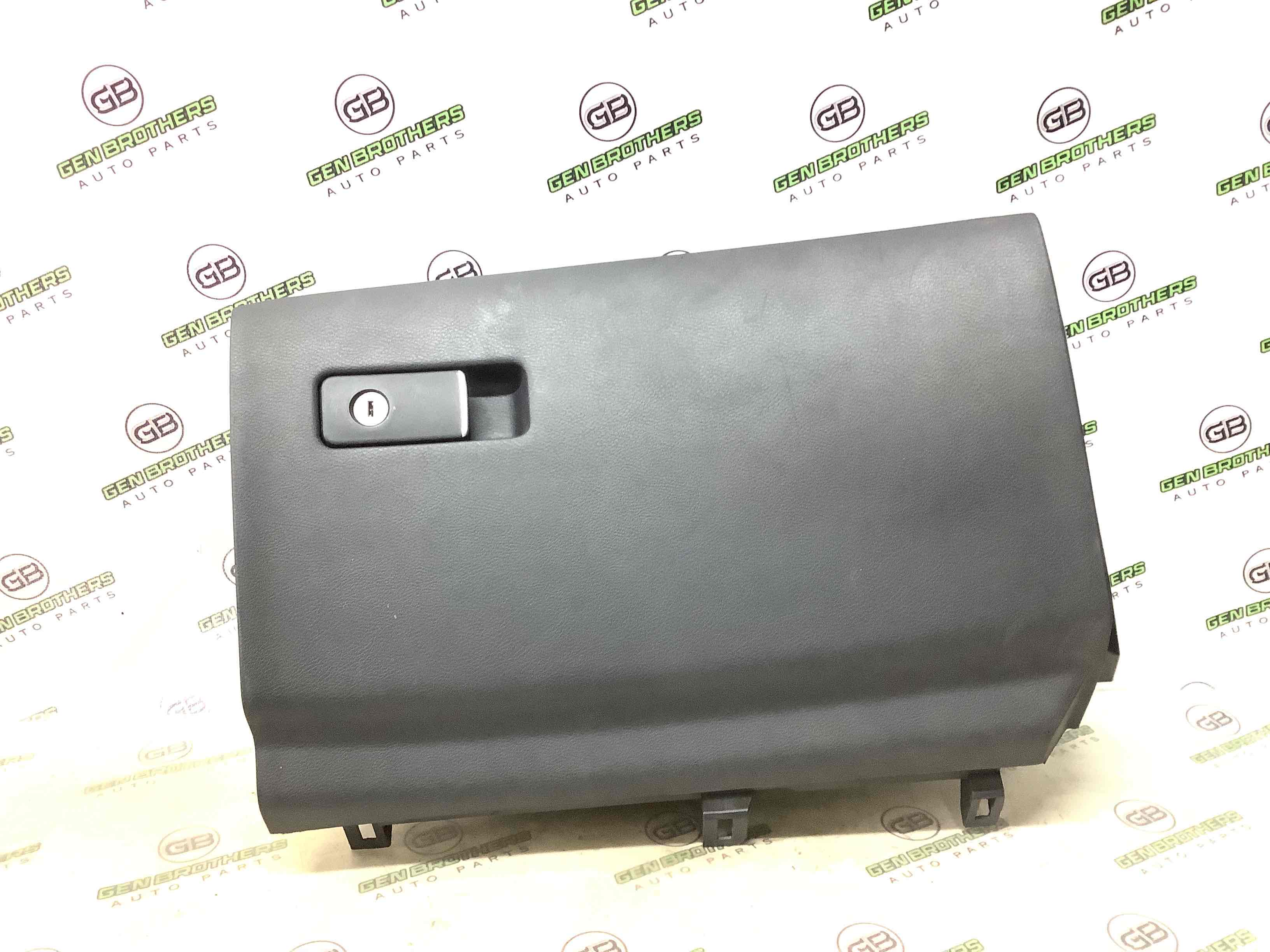 Бардачок замок бардачка, підстаканник, ящик