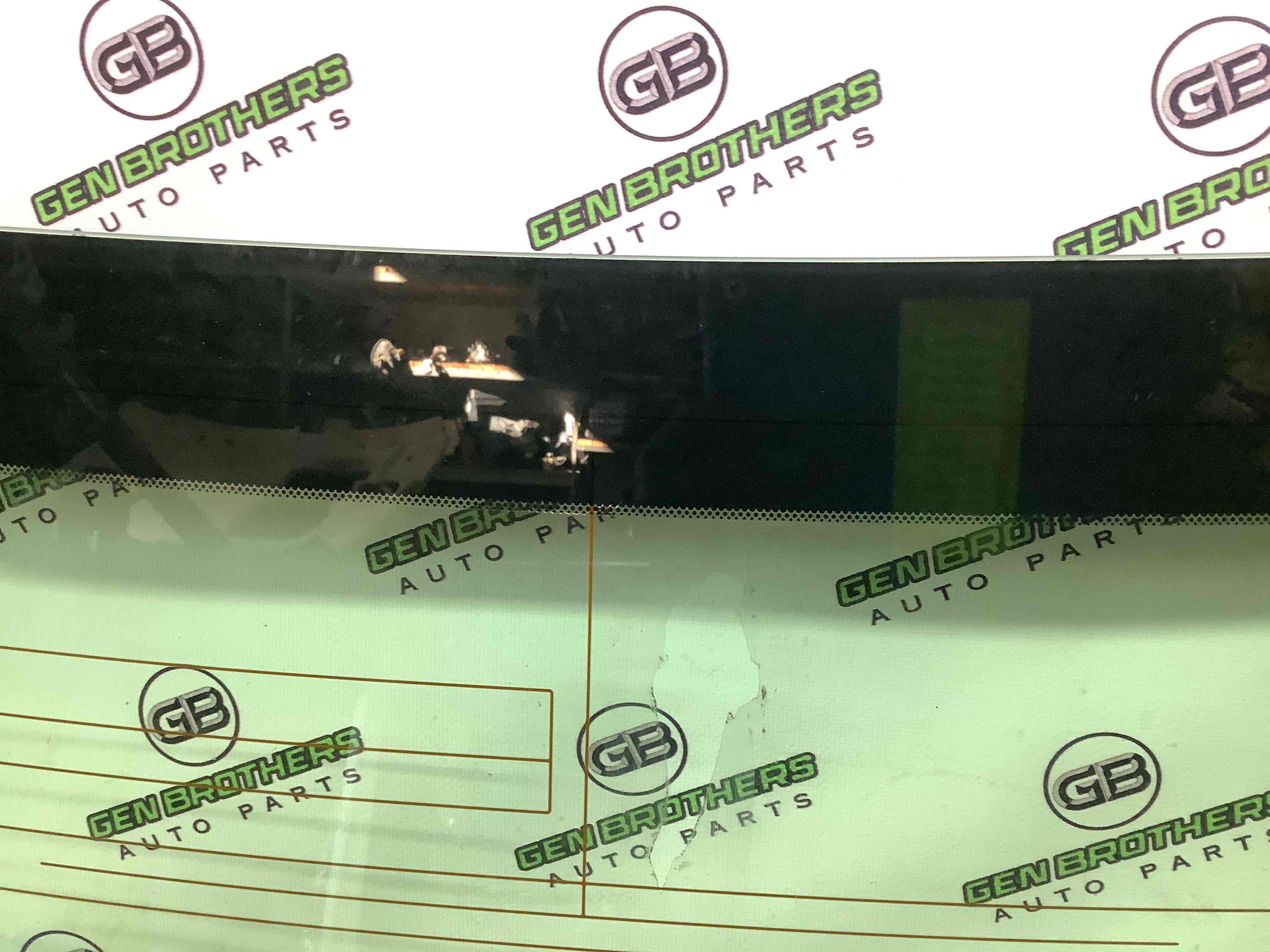 Скло заднє, скло кришки багажника