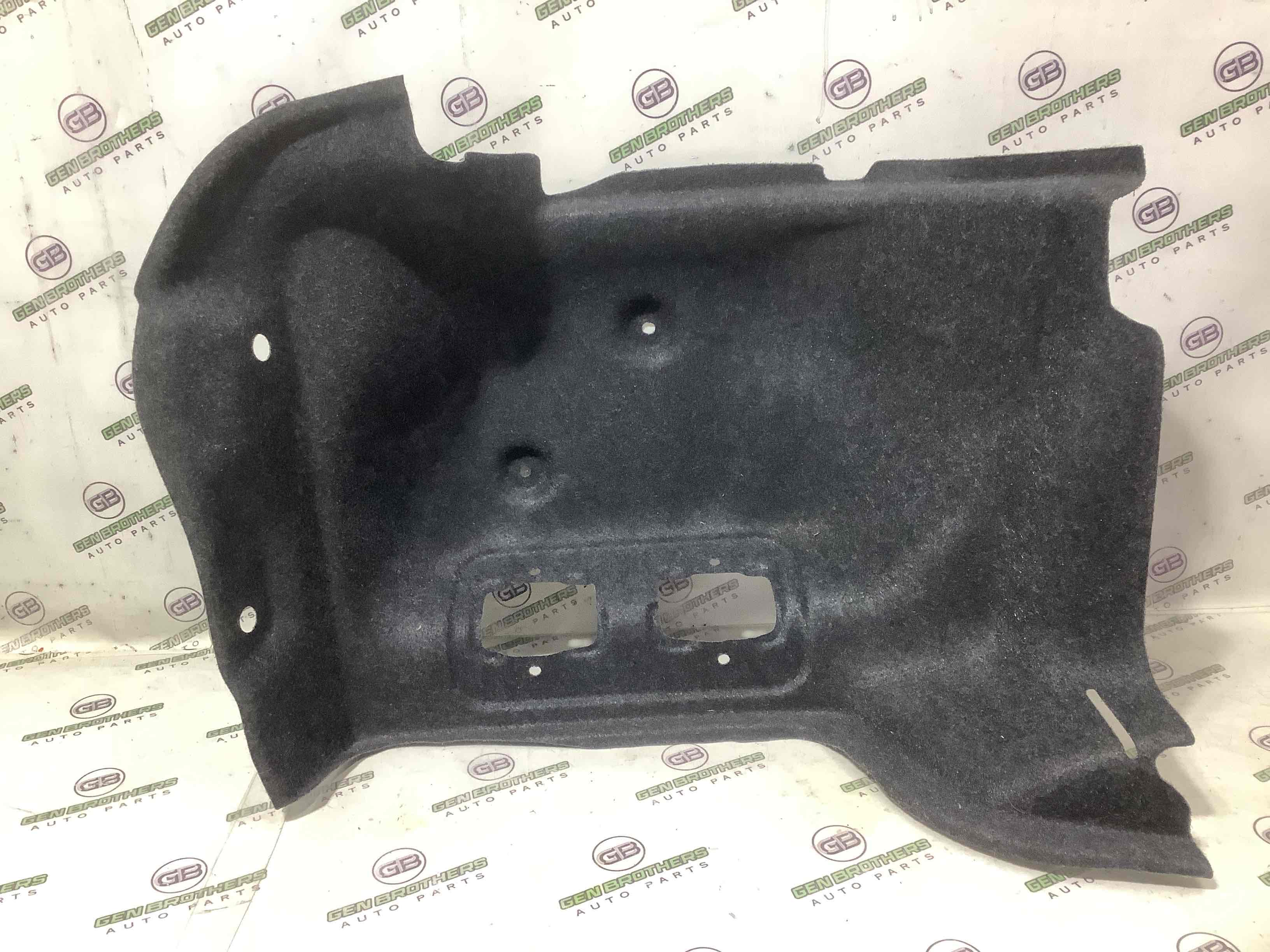 Елементи оздоблення багажника