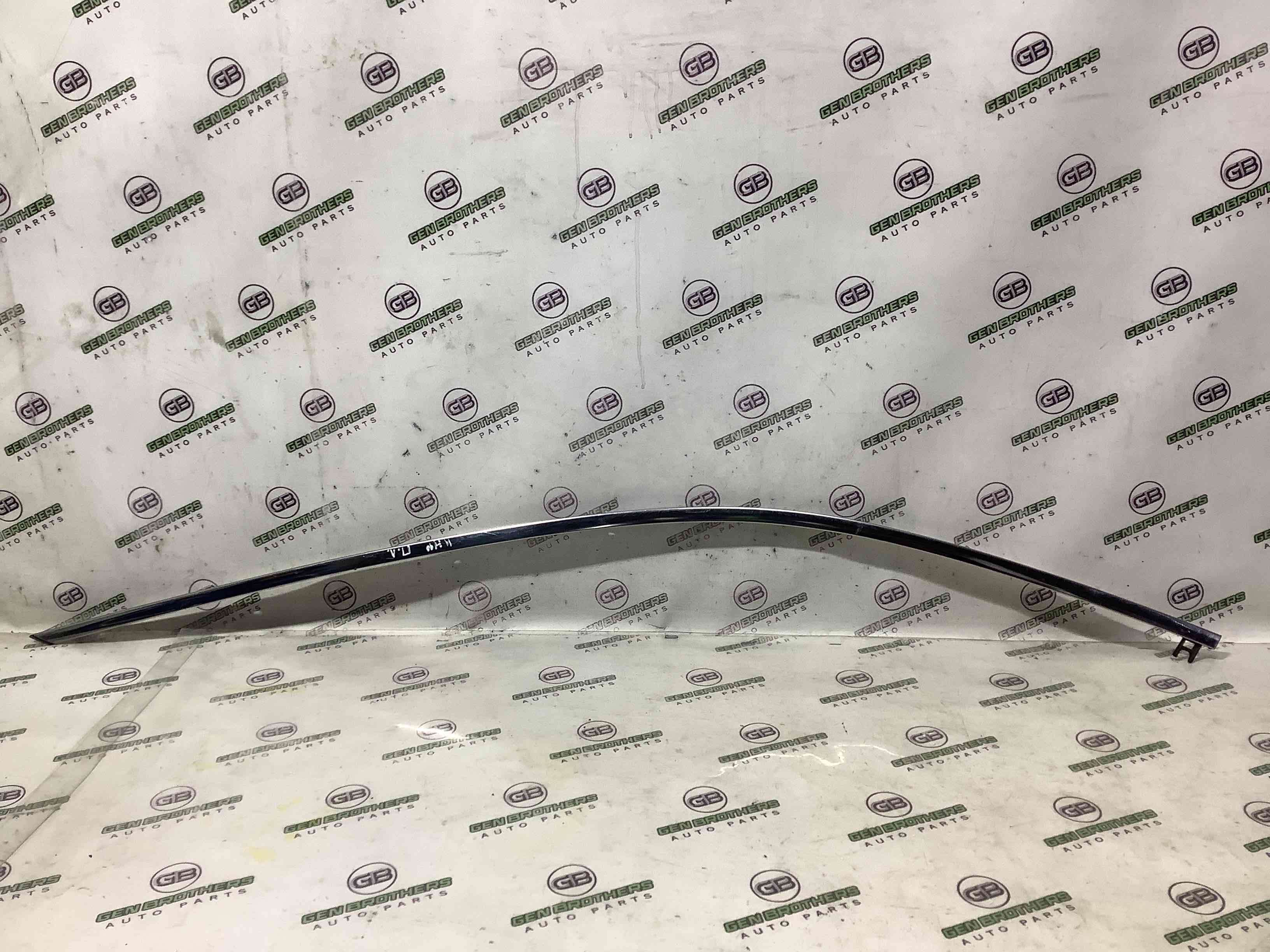 Молдинг двері передньої лівої