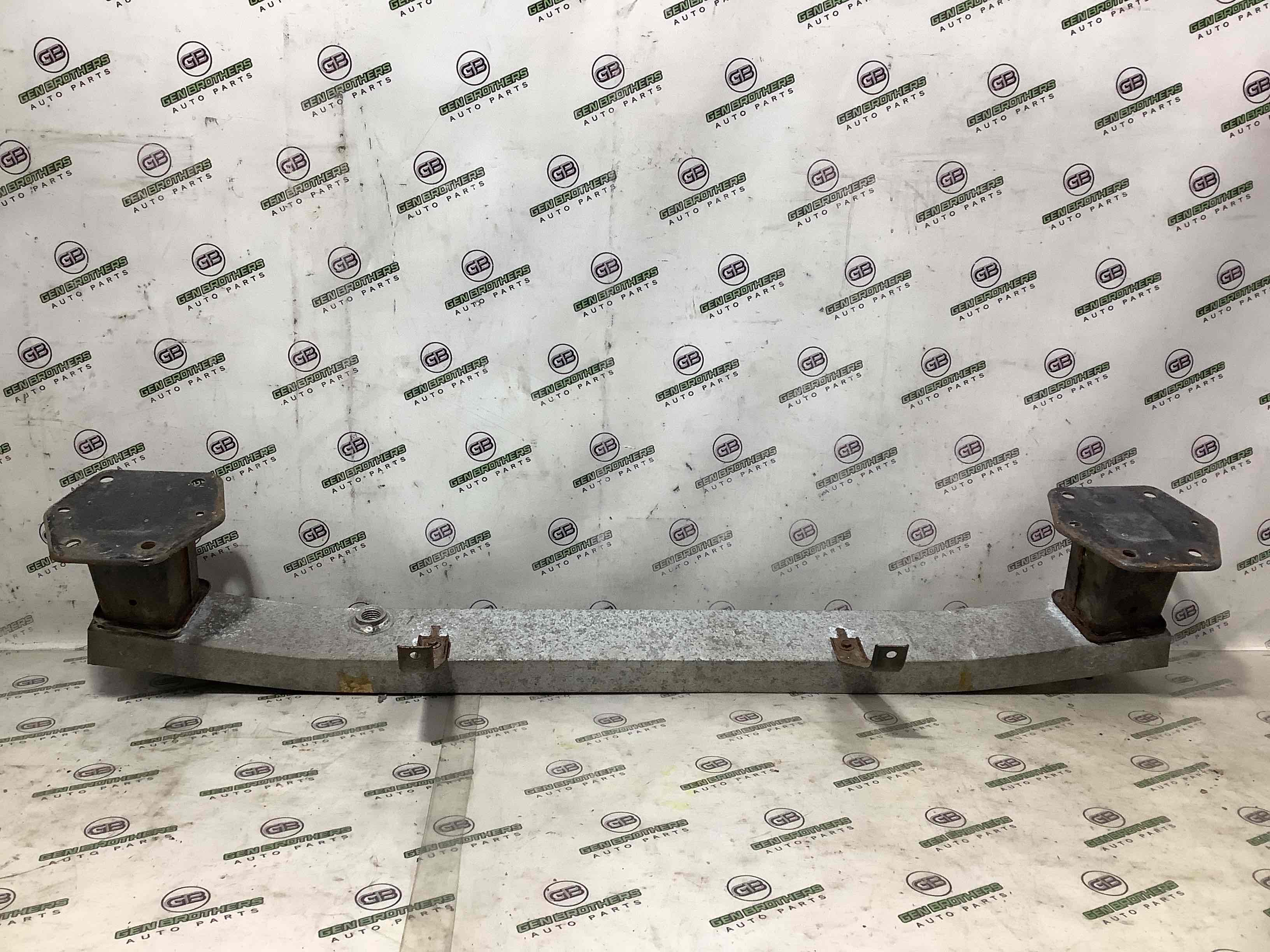 Підсилювач бампера заднього