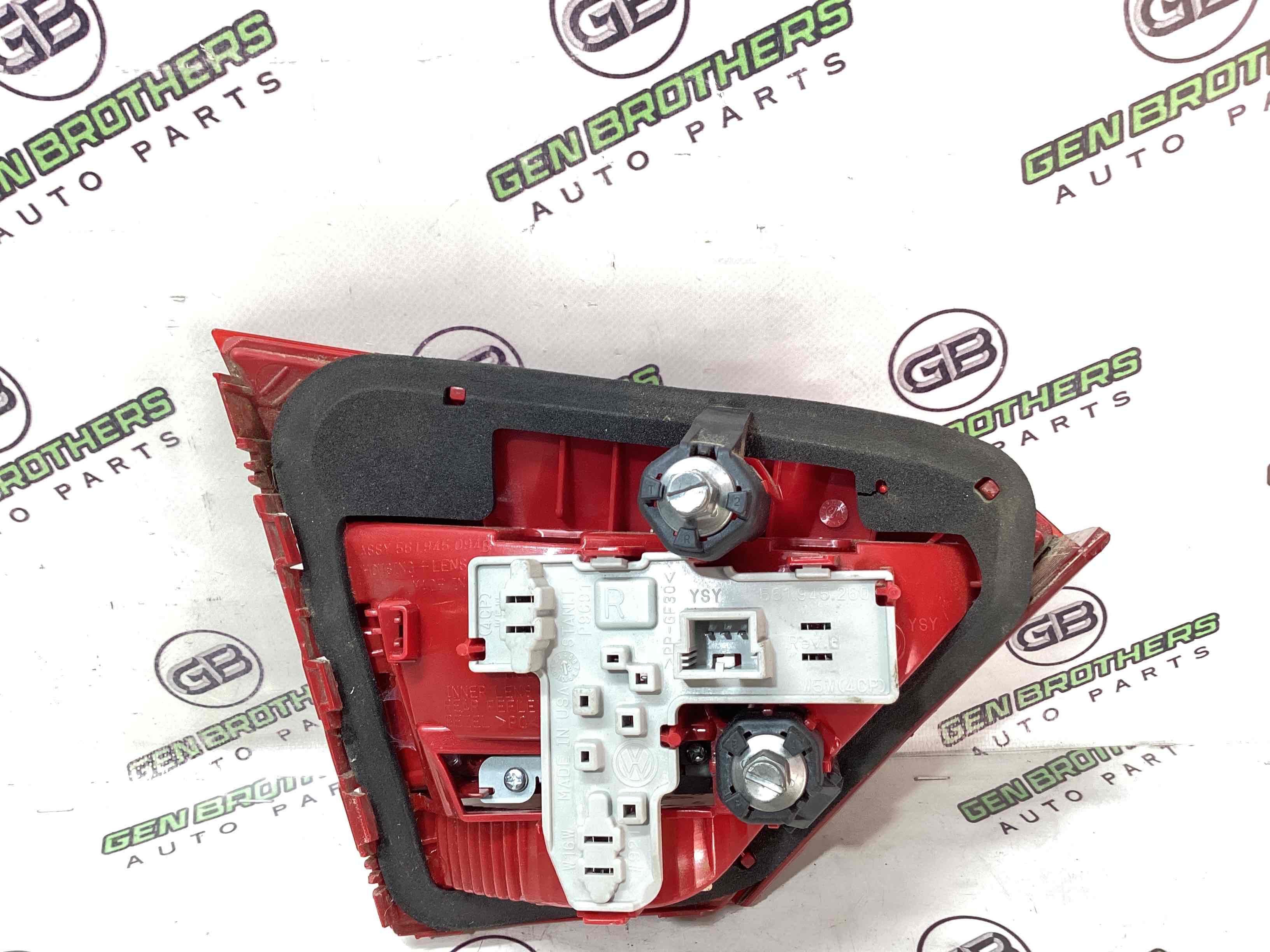 Ліхтар задній правий