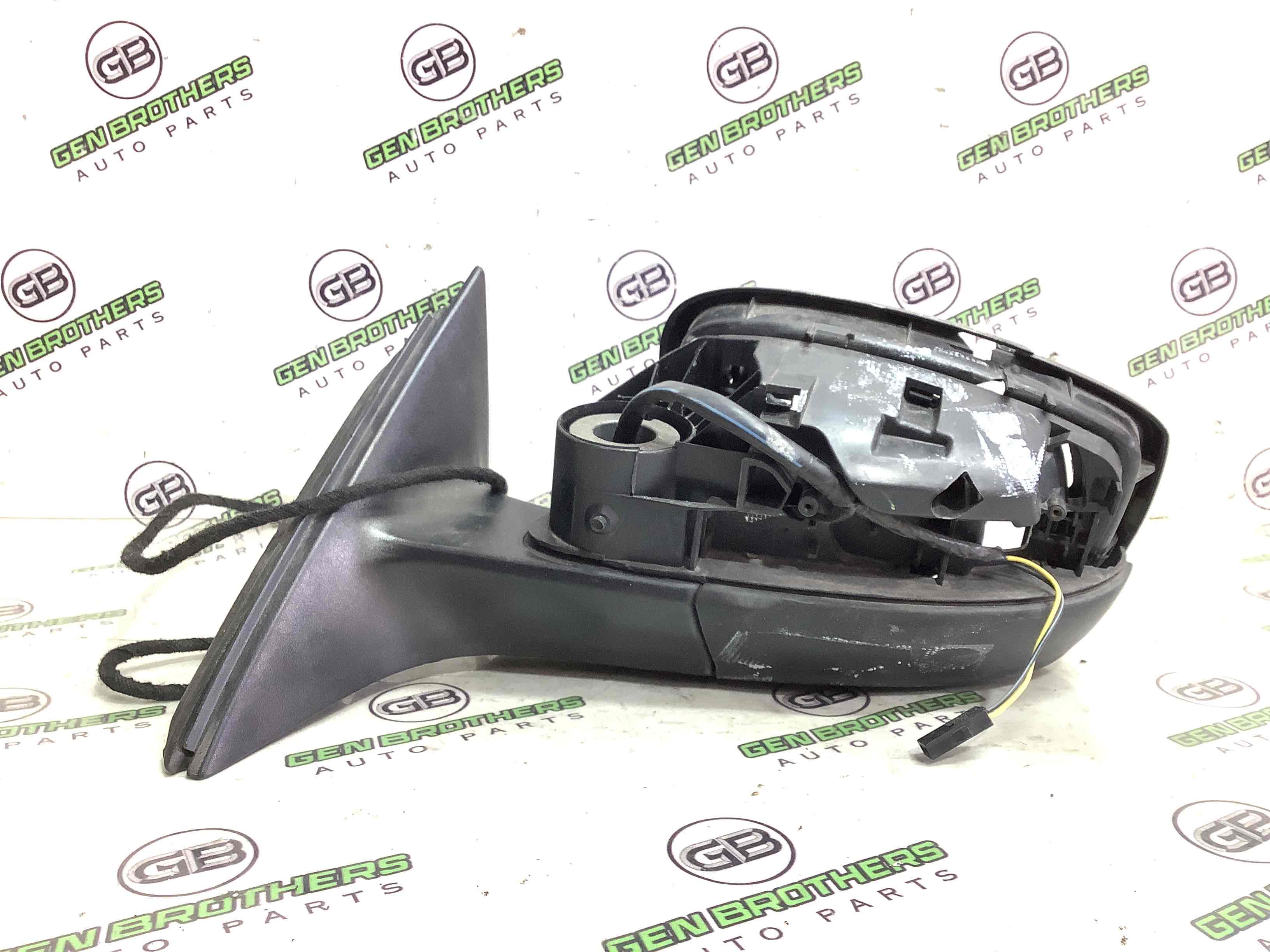 Дзеркало зовнішнє ліве