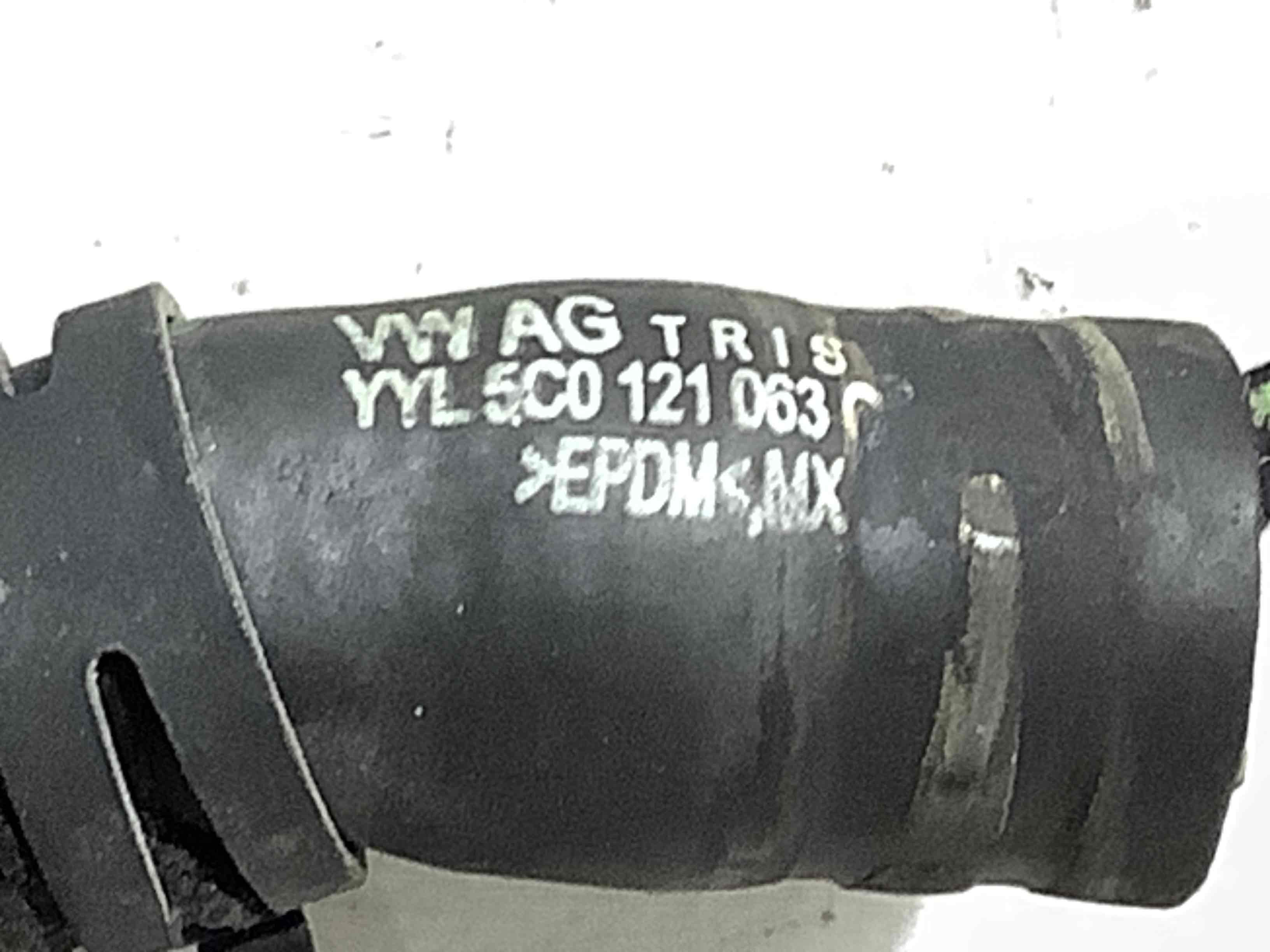 Патрубок трубопровід, шланг