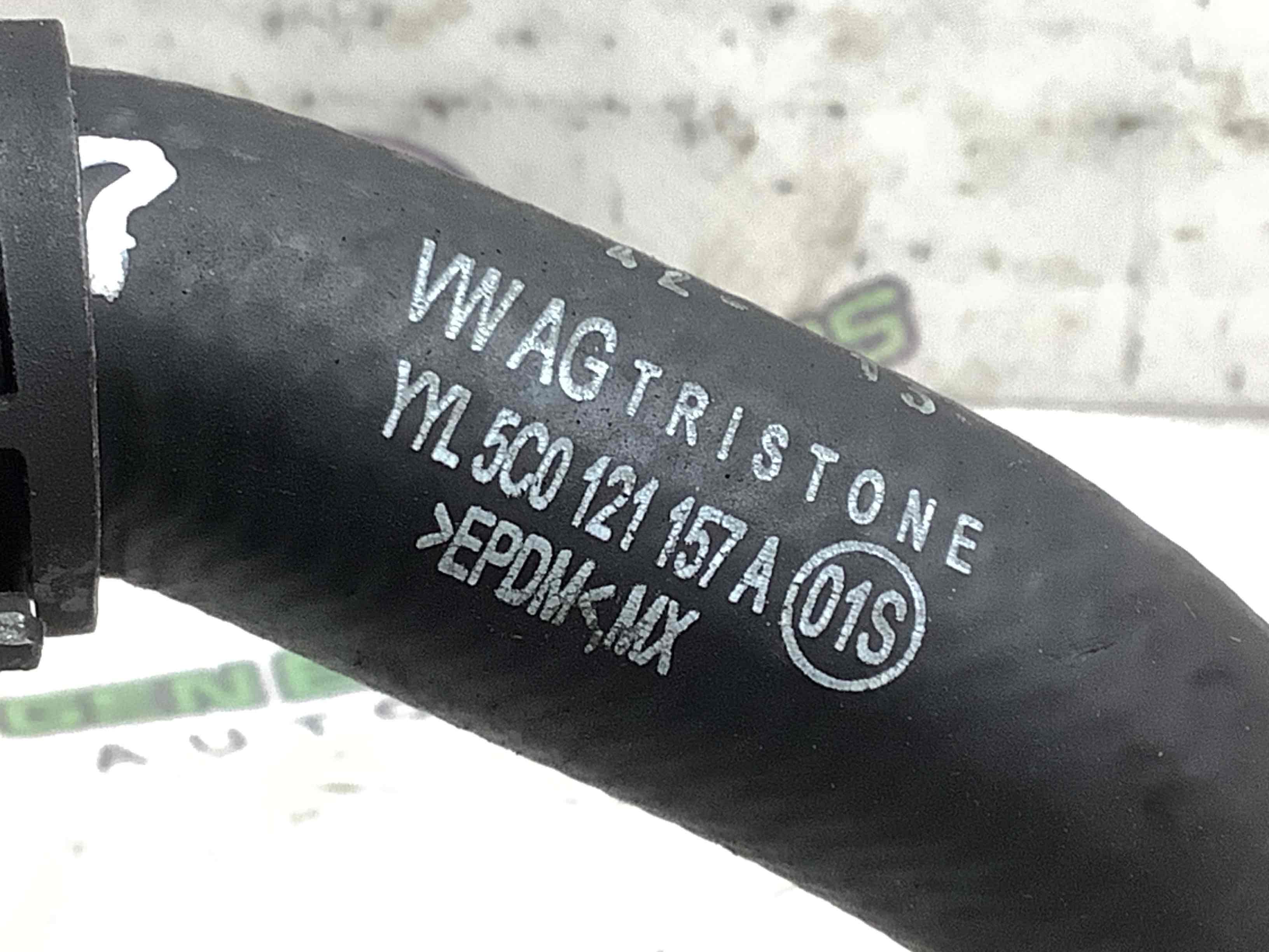 Патрубок трубопровід, шланг