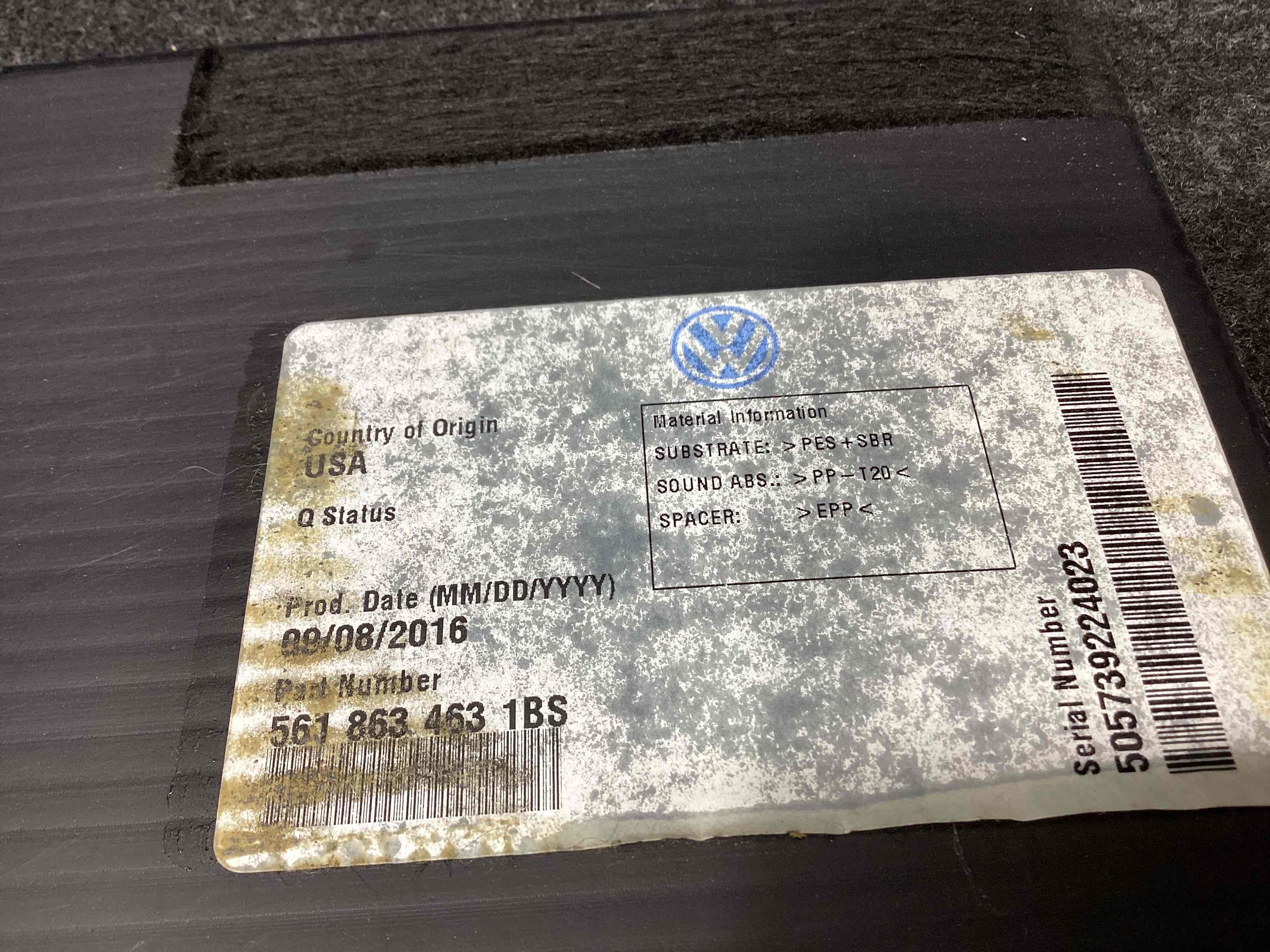 Підлогове покриття багажника, полиця багажника