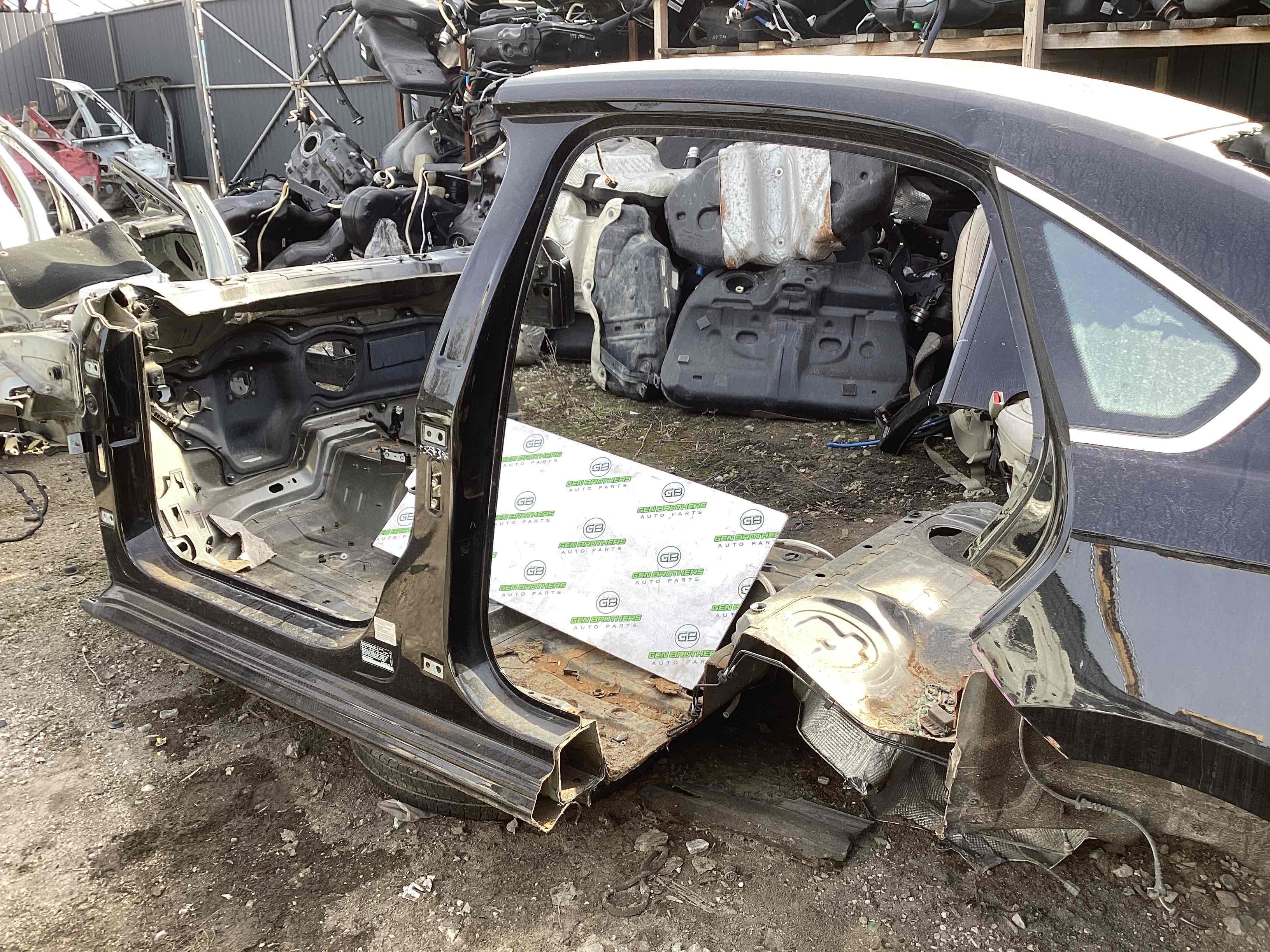 Стійки кузова та пороги