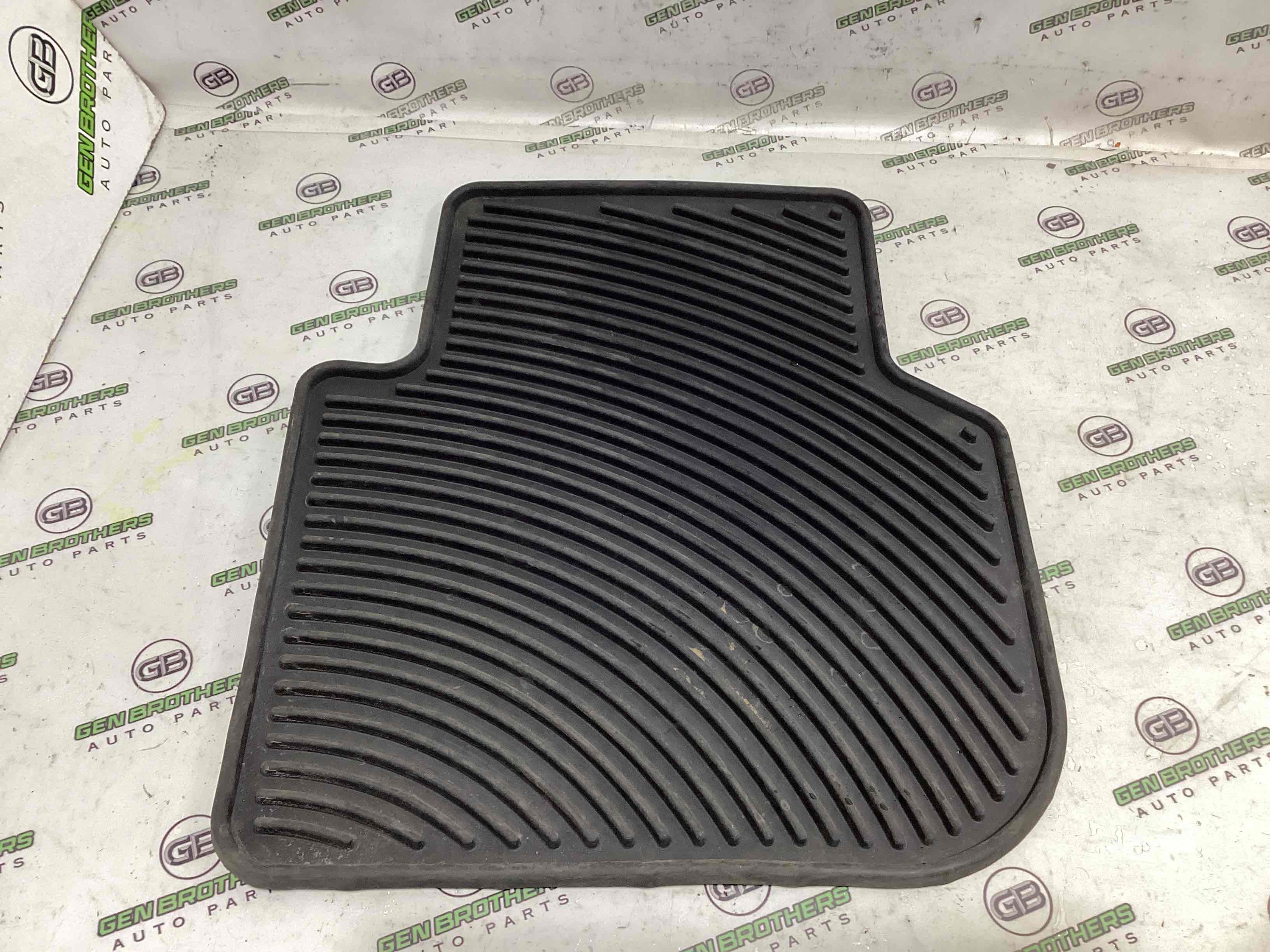 Килимки комплекти, підлога салону